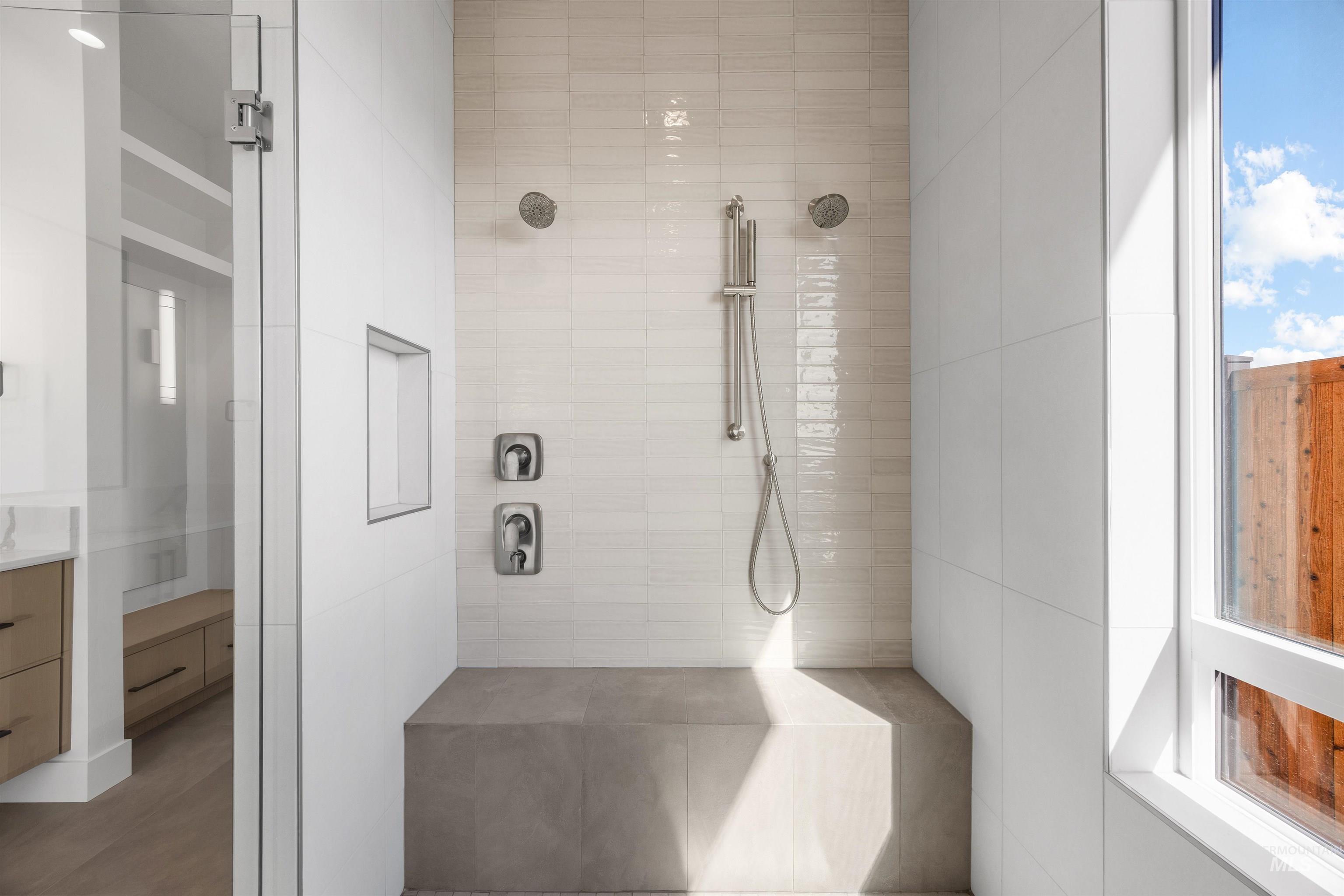property viewer photo 23