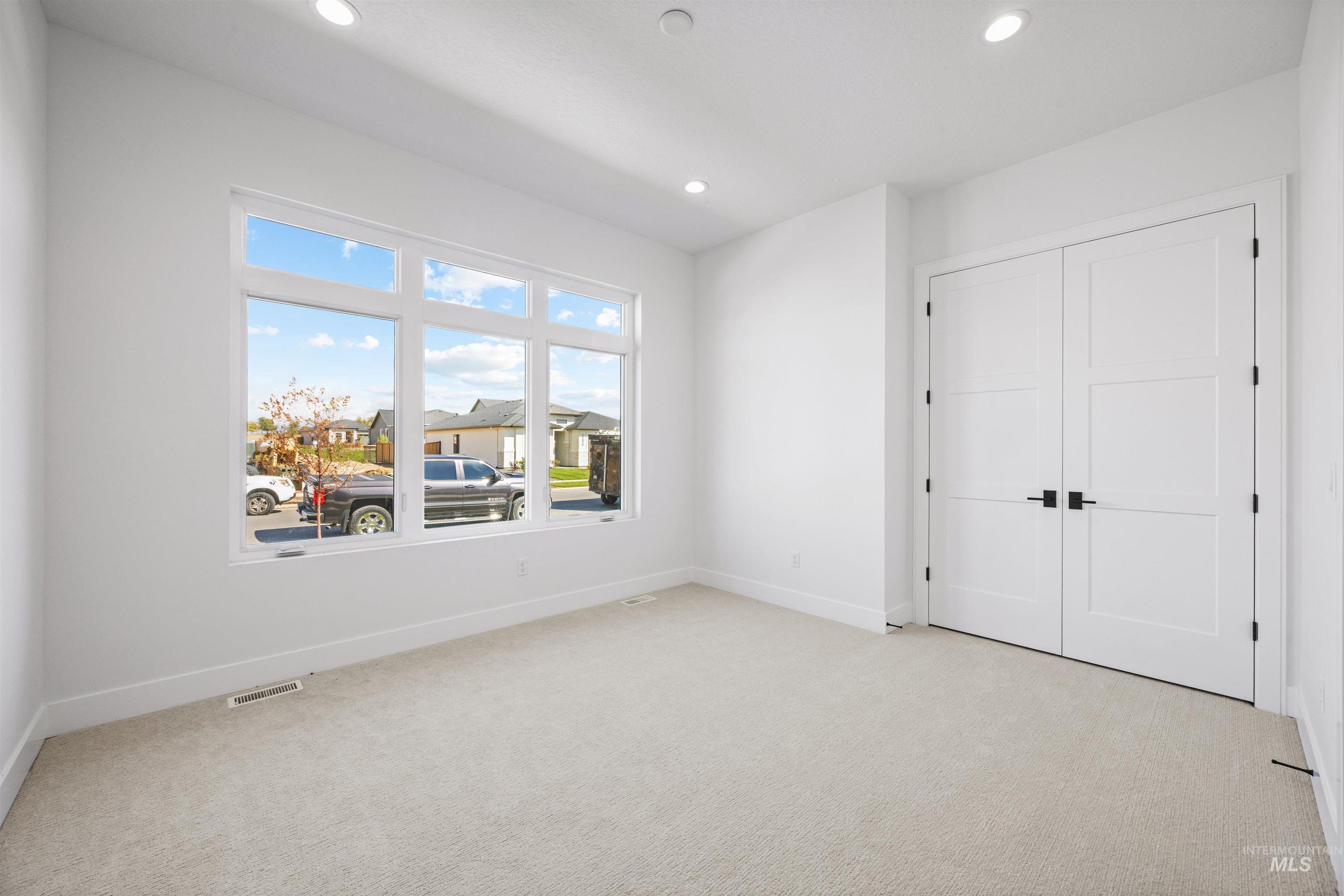 property viewer photo 25