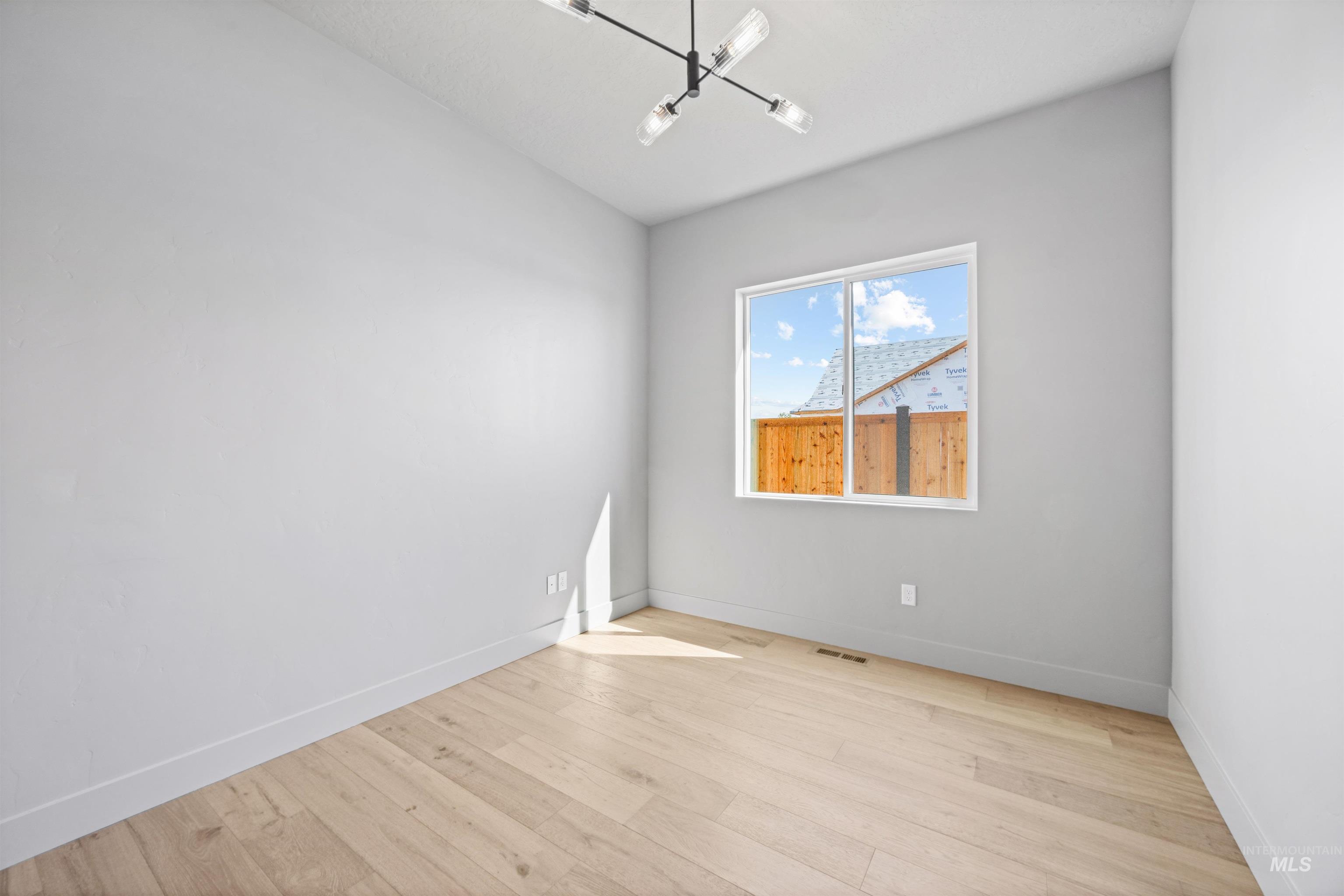 property viewer photo 31