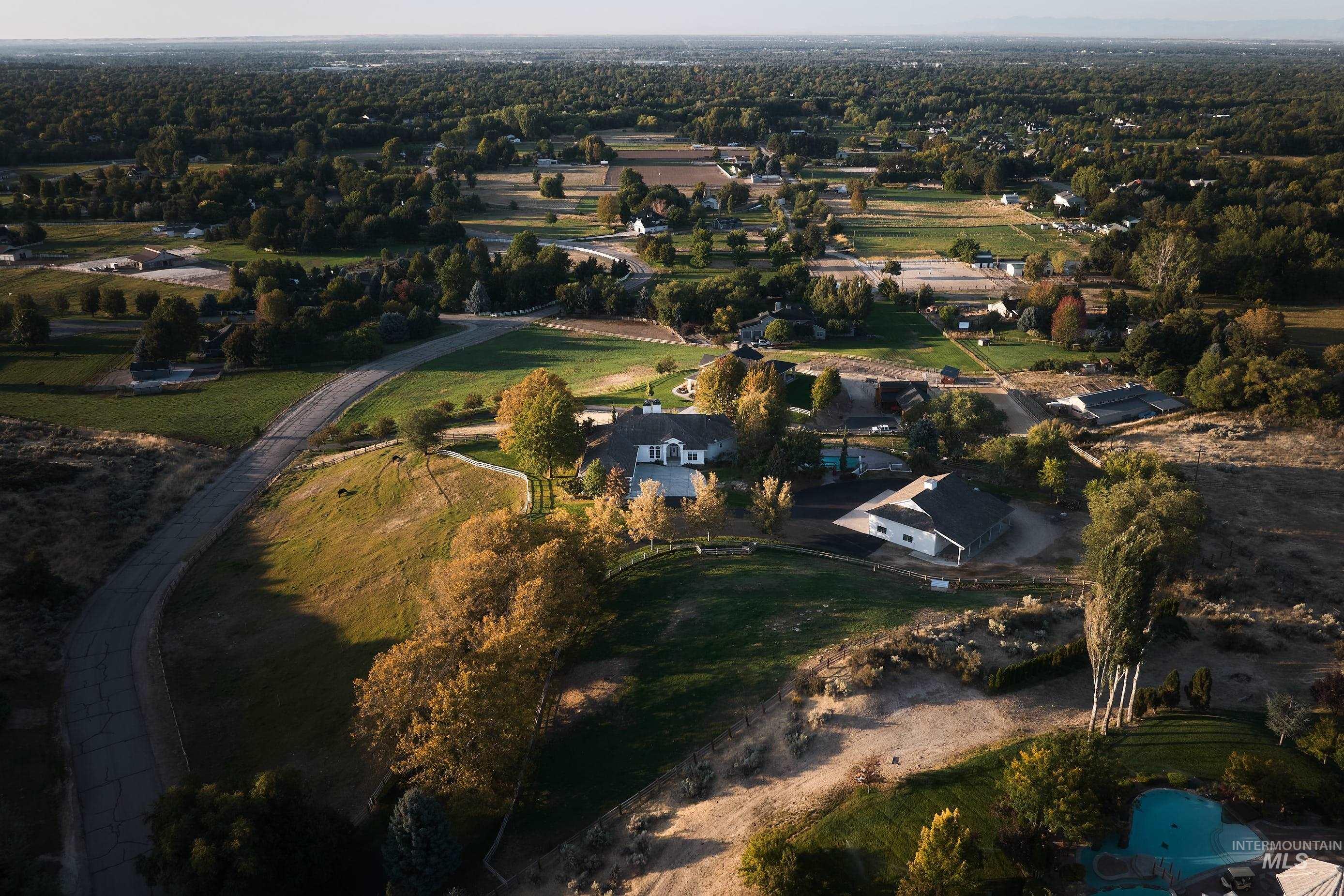 main property photo 40