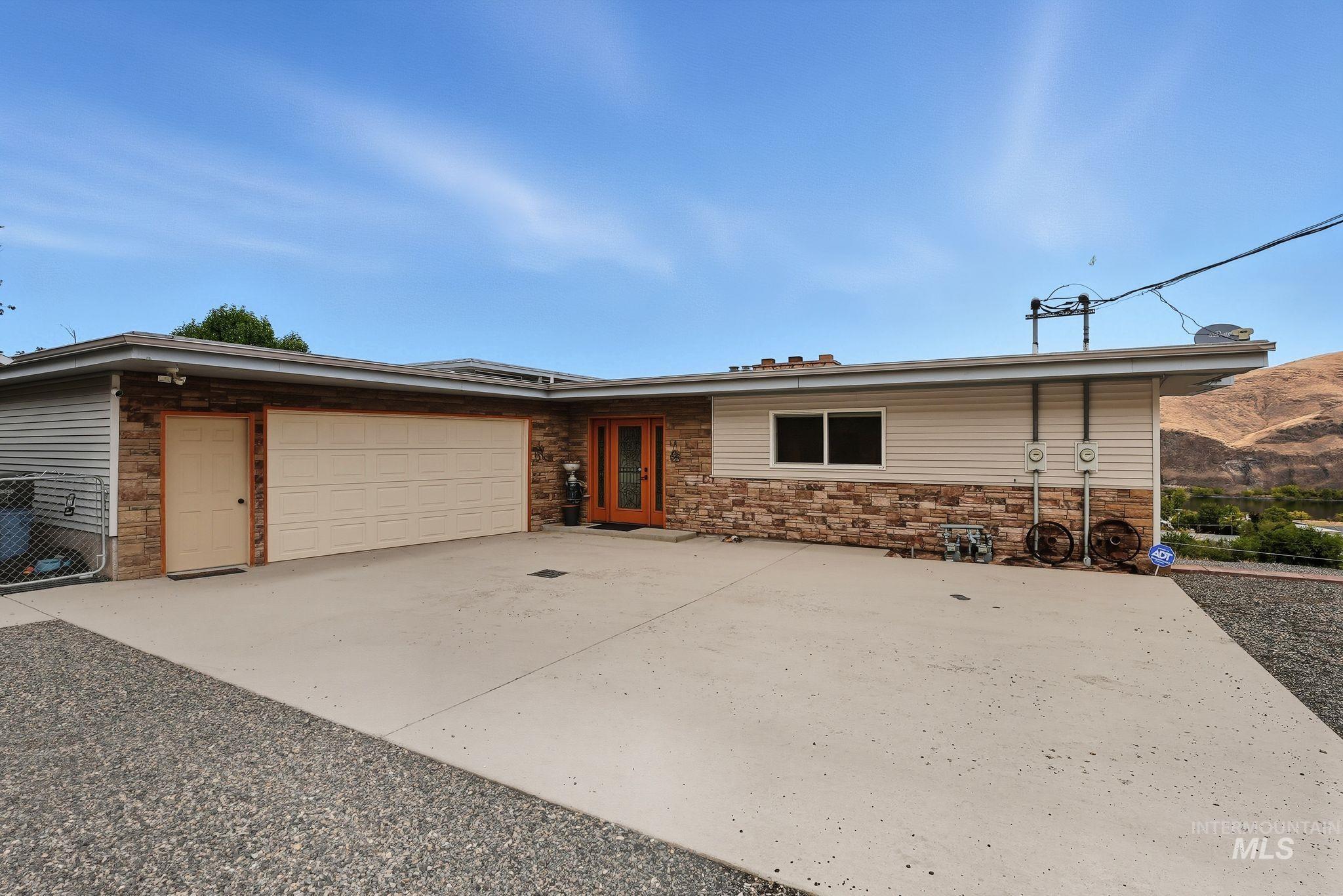 property viewer photo 2