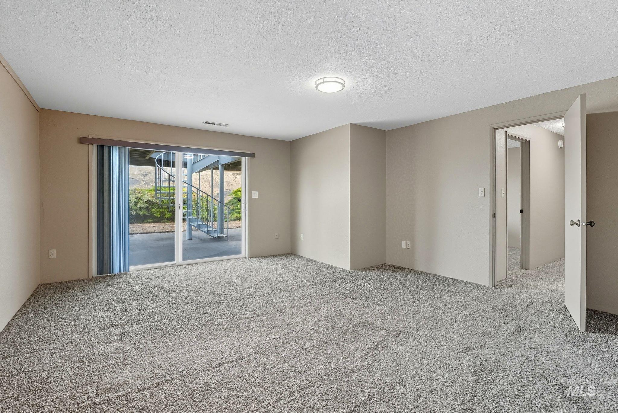 property viewer photo 21