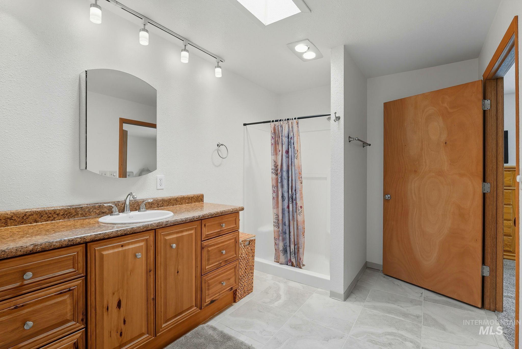 property viewer photo 30