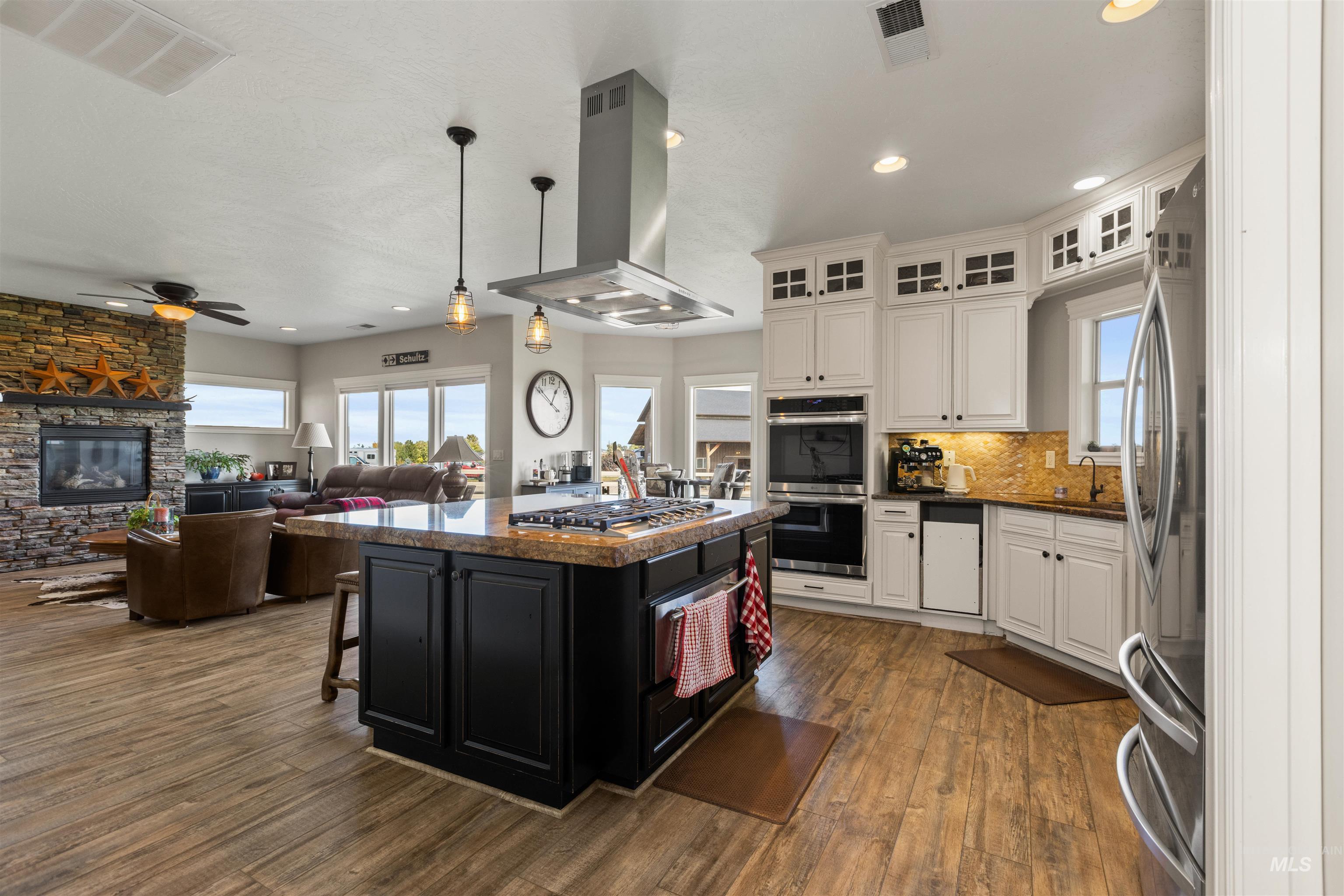 property viewer photo 10