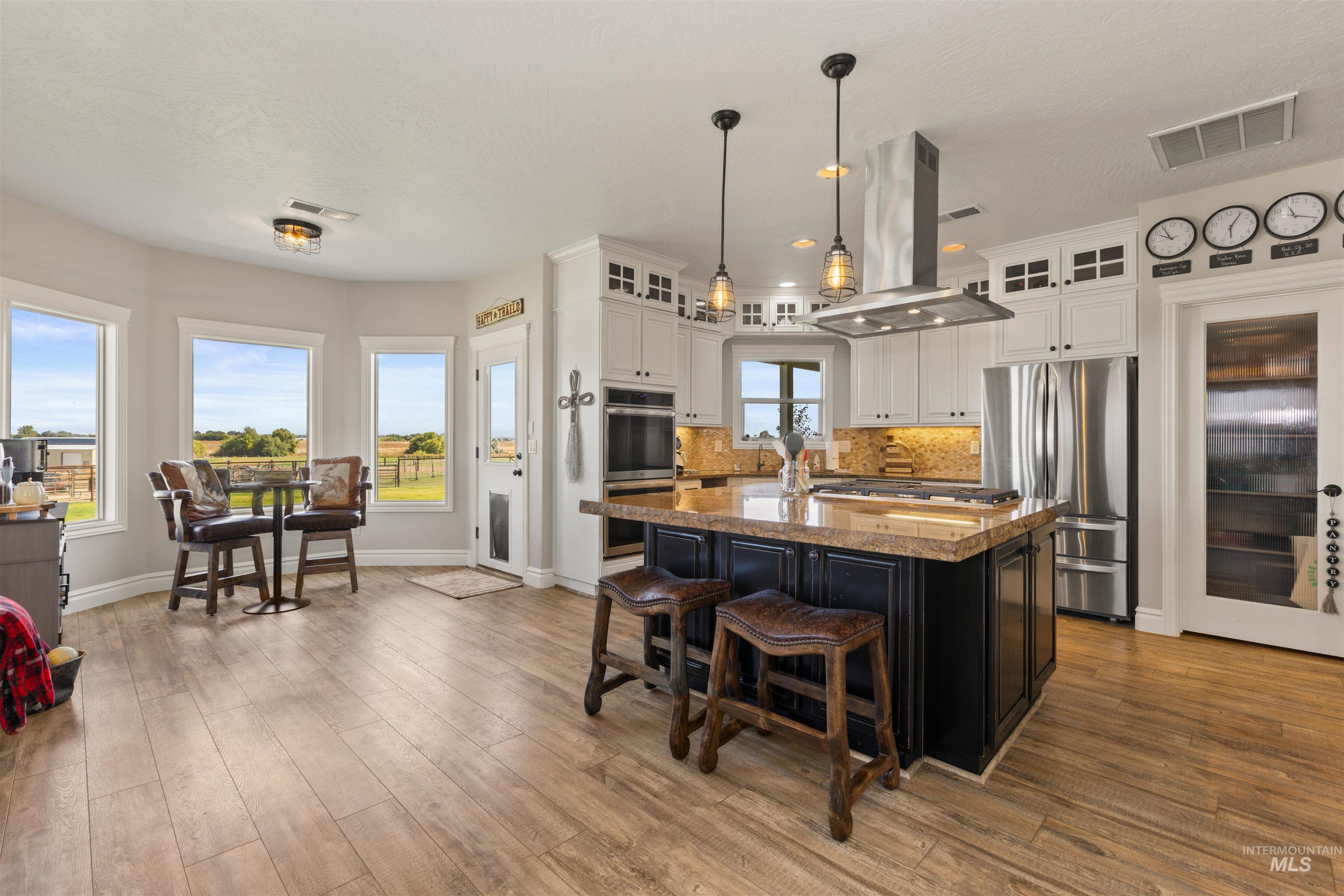 property viewer photo 15