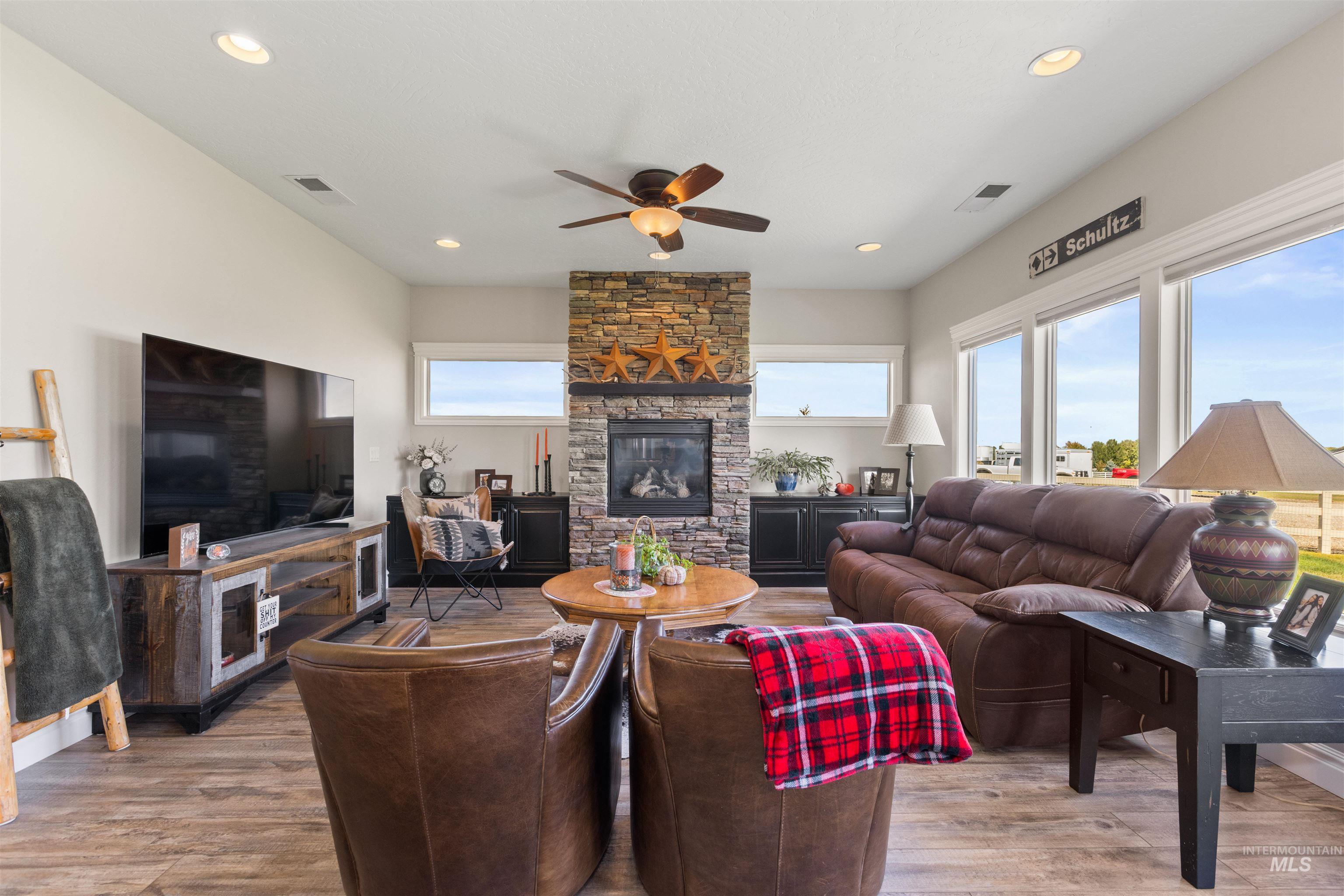 property viewer photo 17