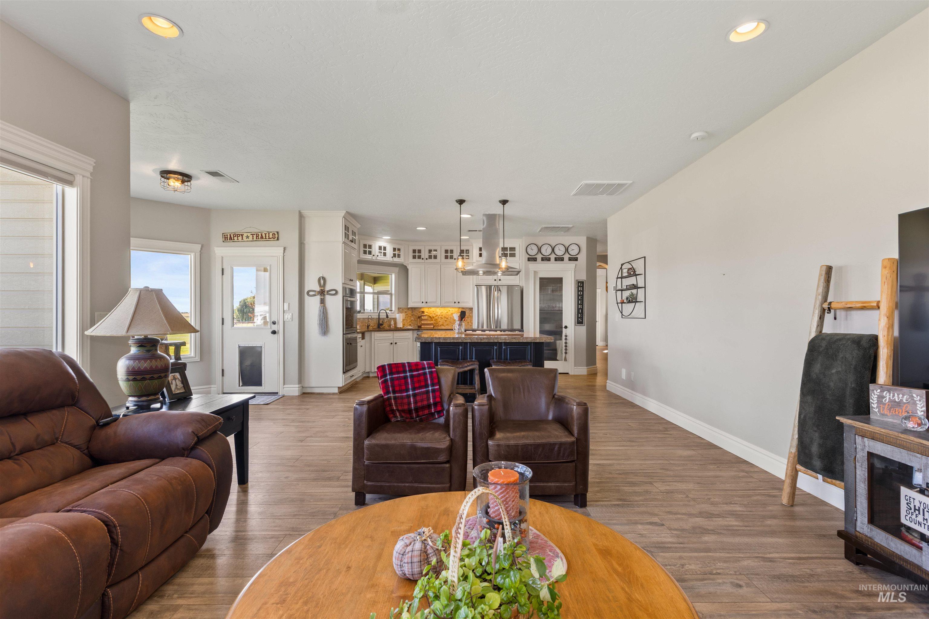 property viewer photo 19