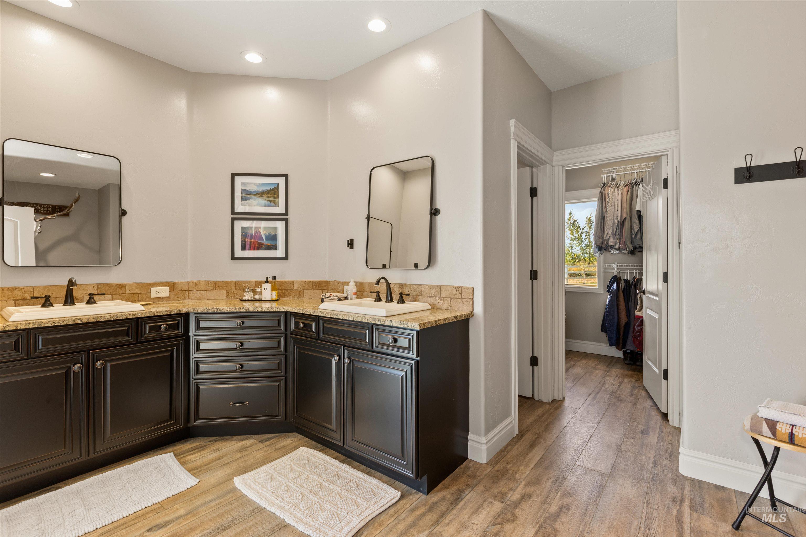 property viewer photo 24