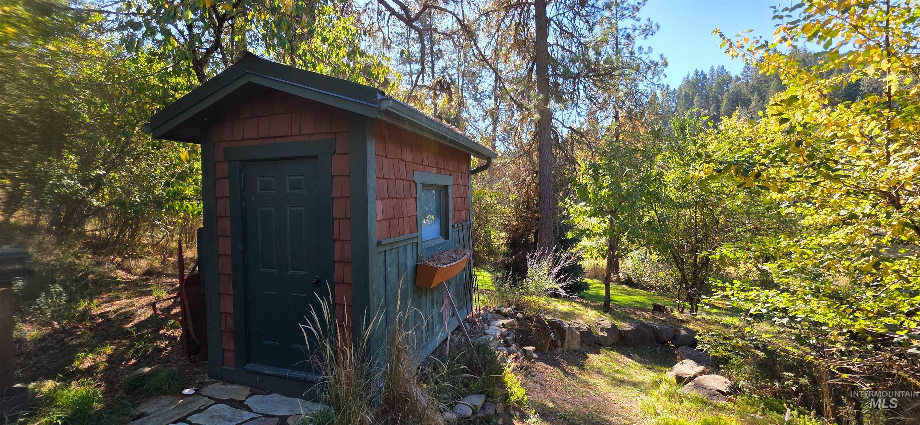 main property photo 11