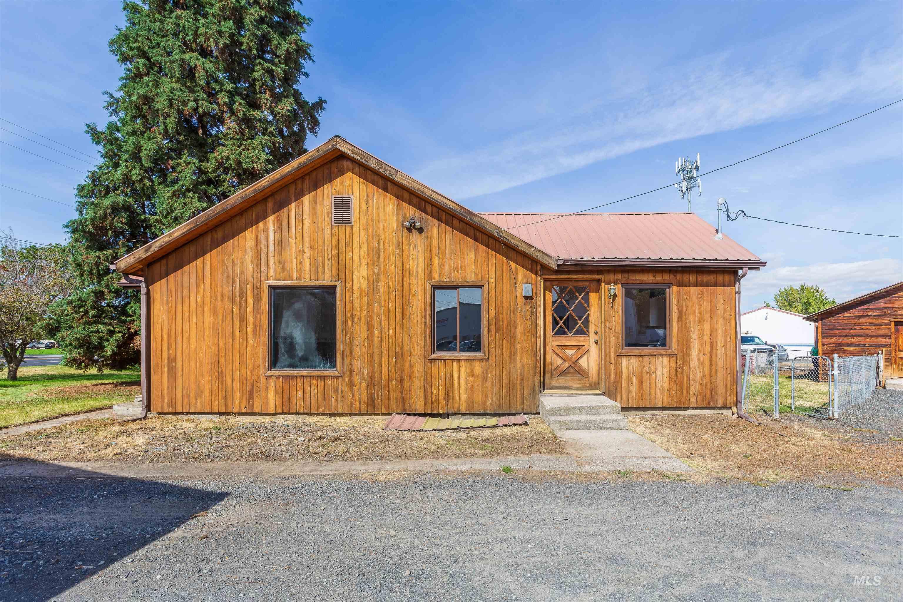 main property photo 17