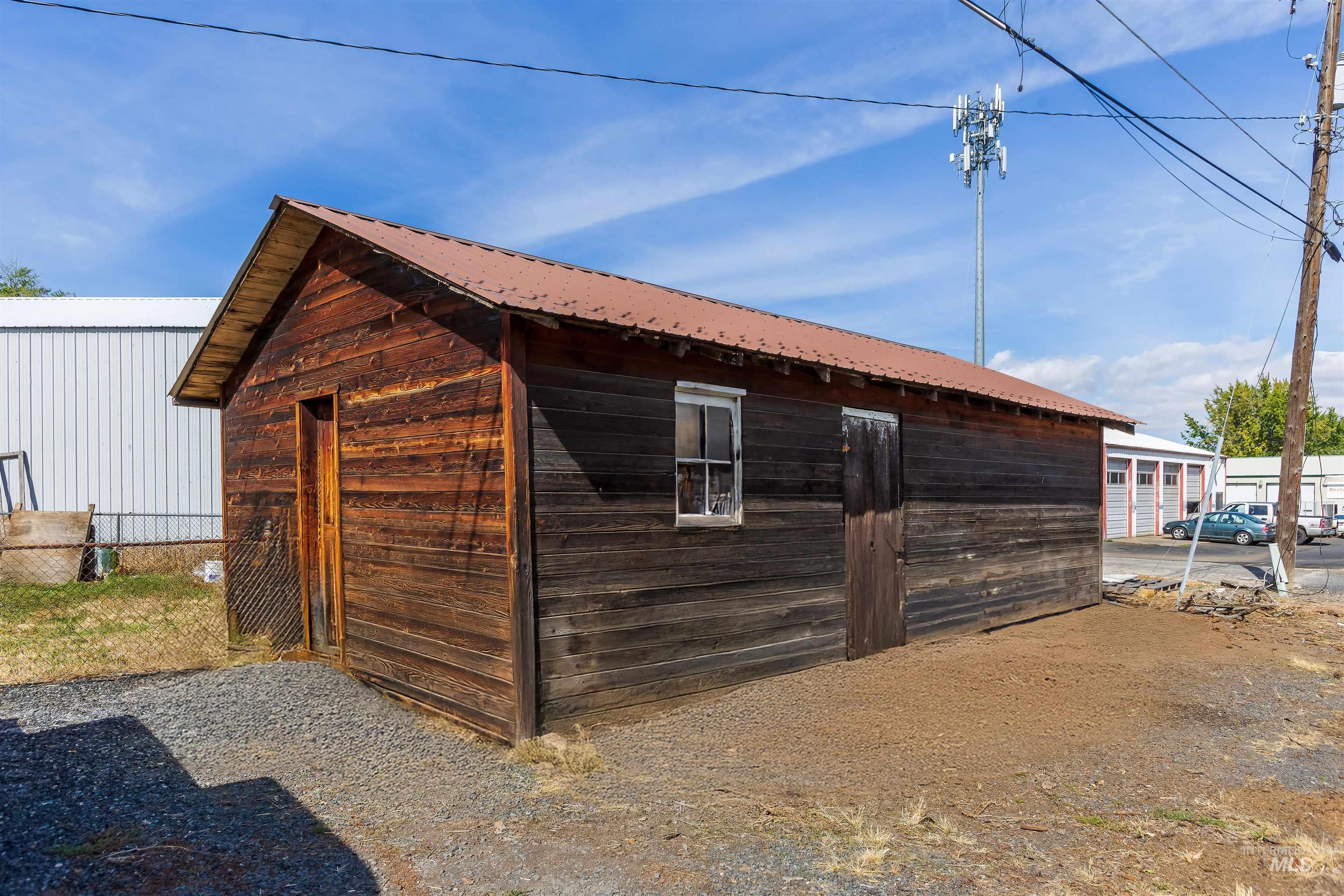 main property photo 38