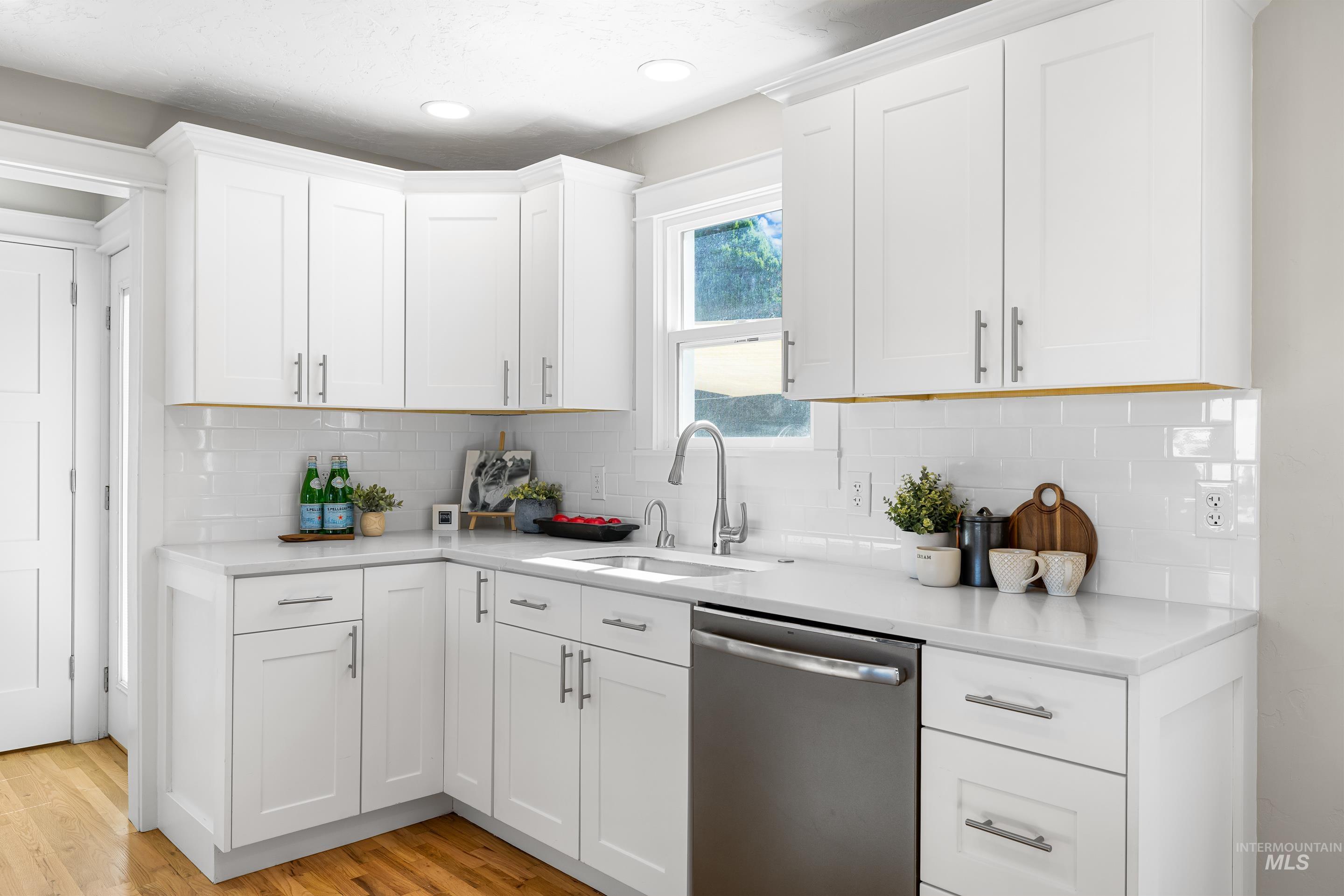 property viewer photo 15