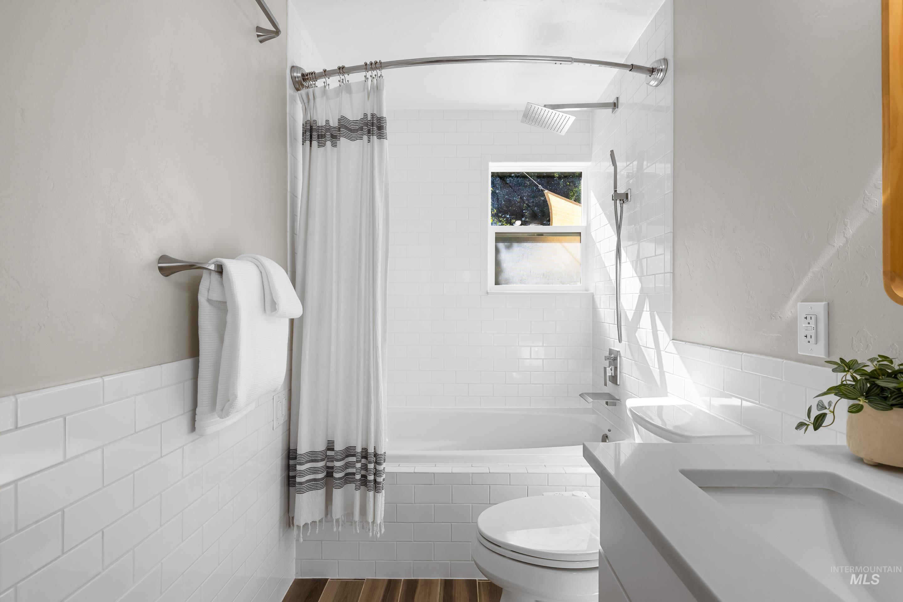 property viewer photo 30
