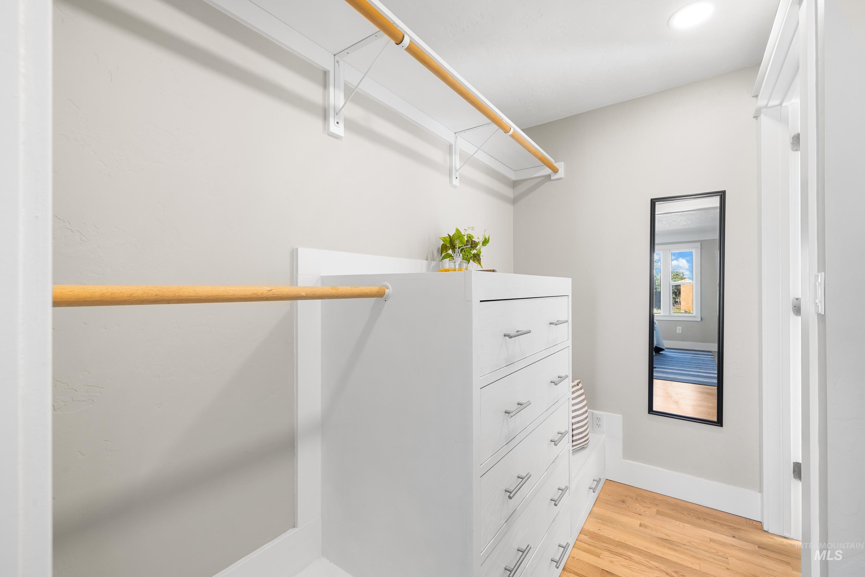 property viewer photo 31