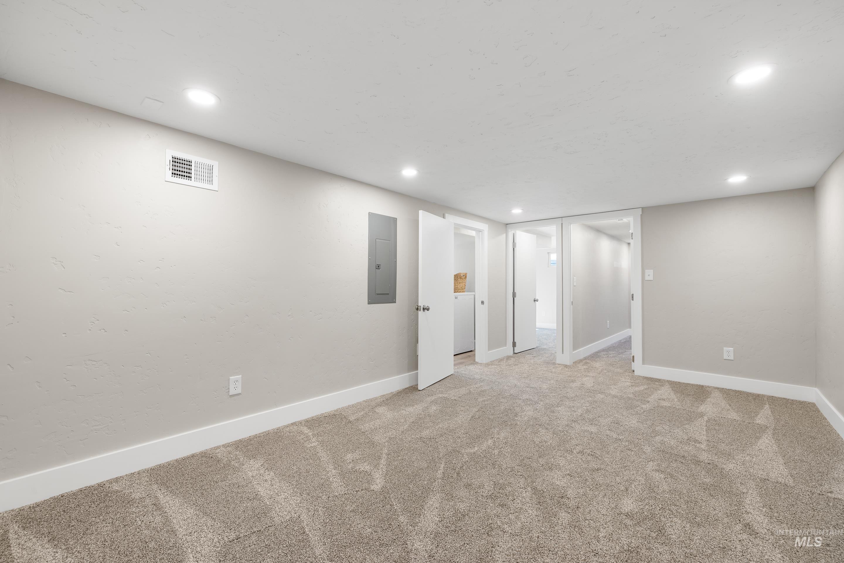 property viewer photo 36