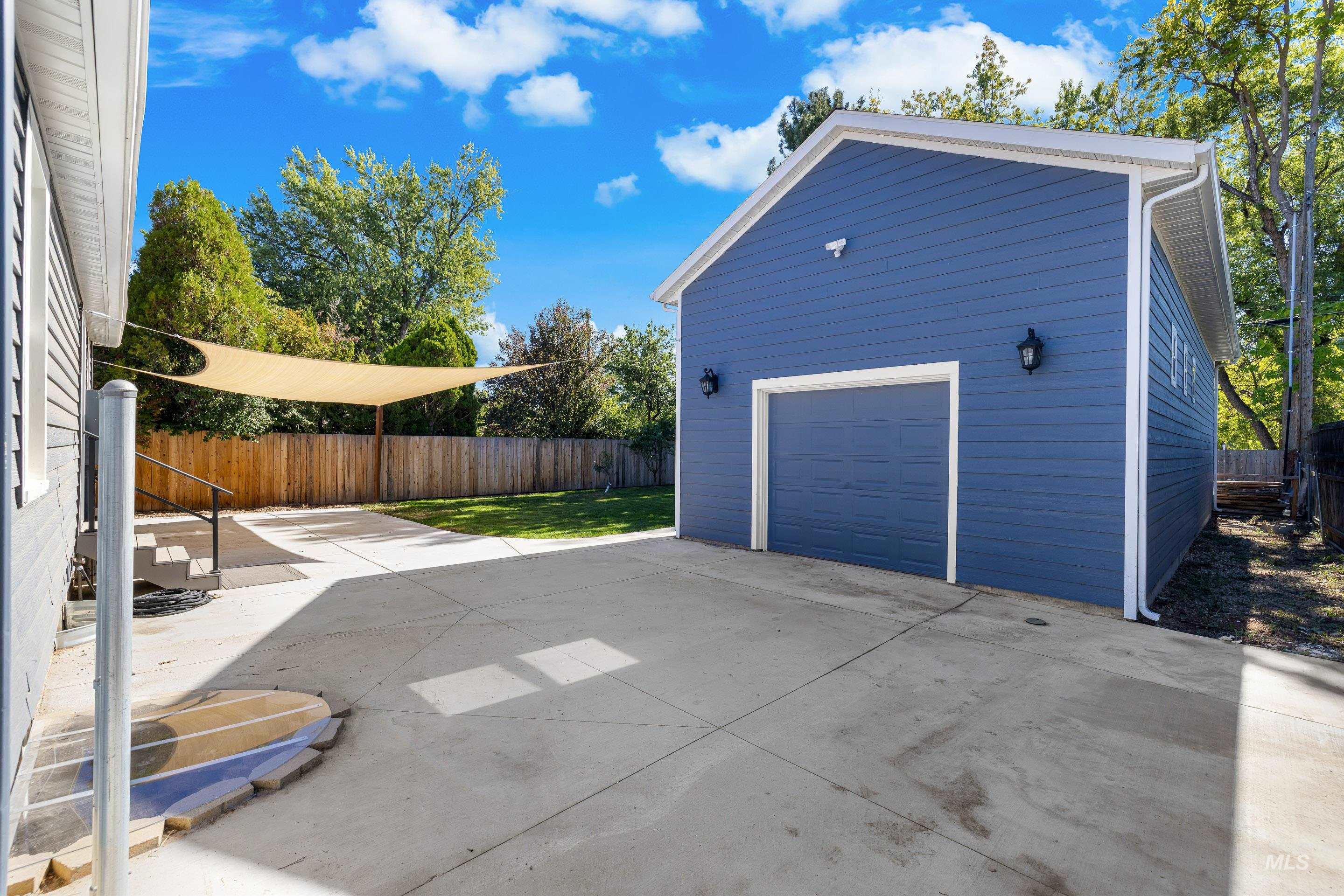 property viewer photo 45
