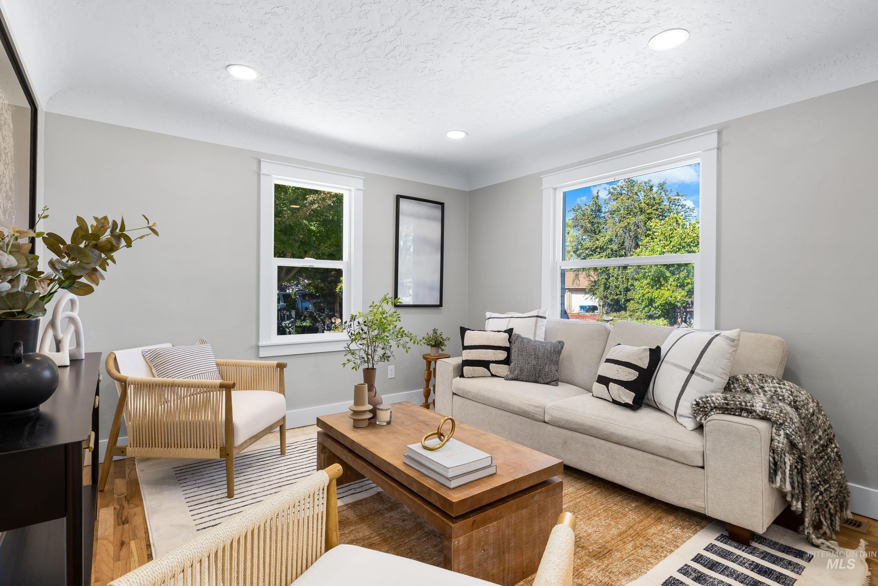 property viewer photo 5