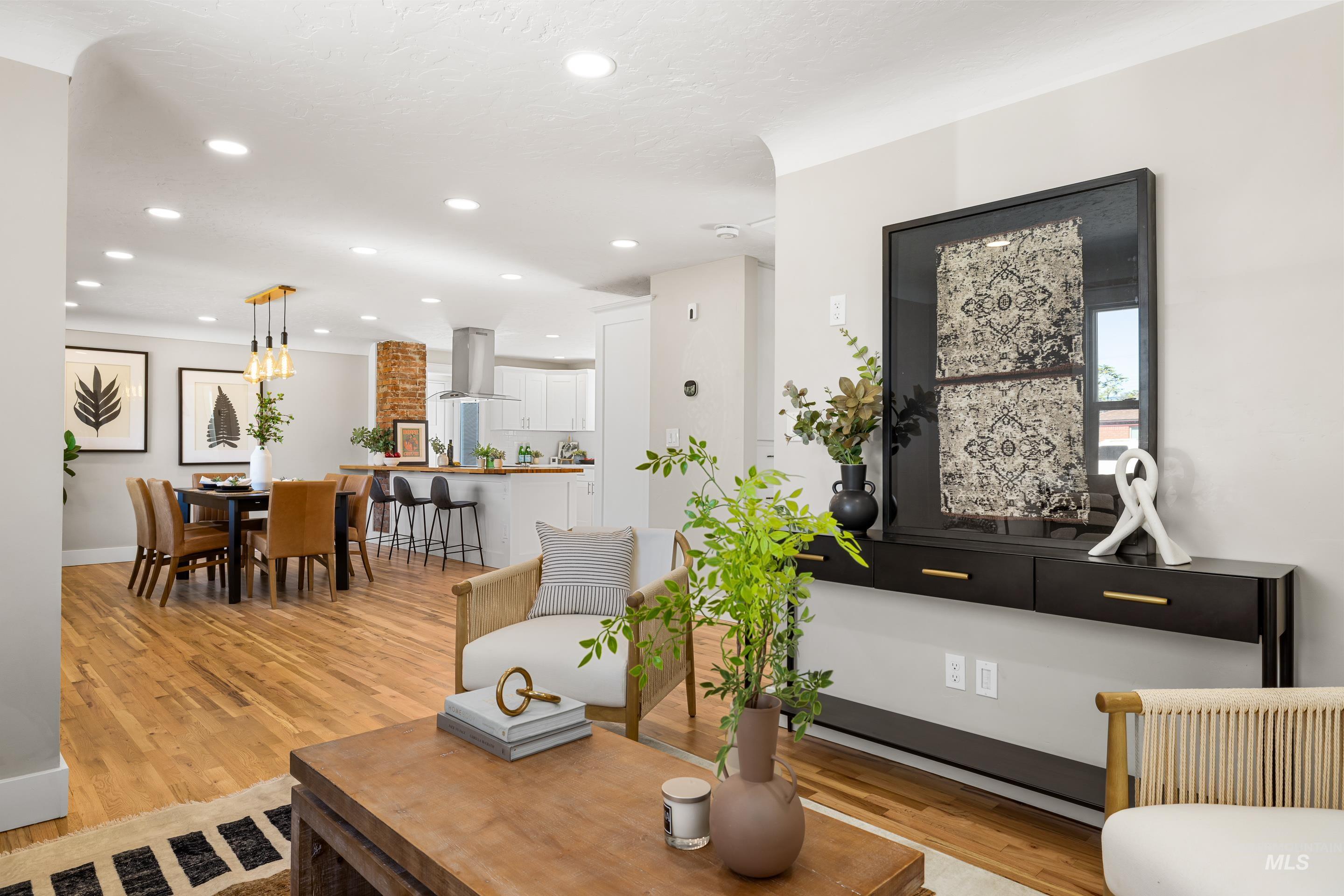 property viewer photo 8