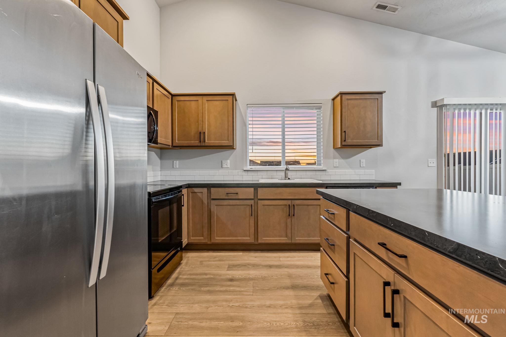 property viewer photo 2