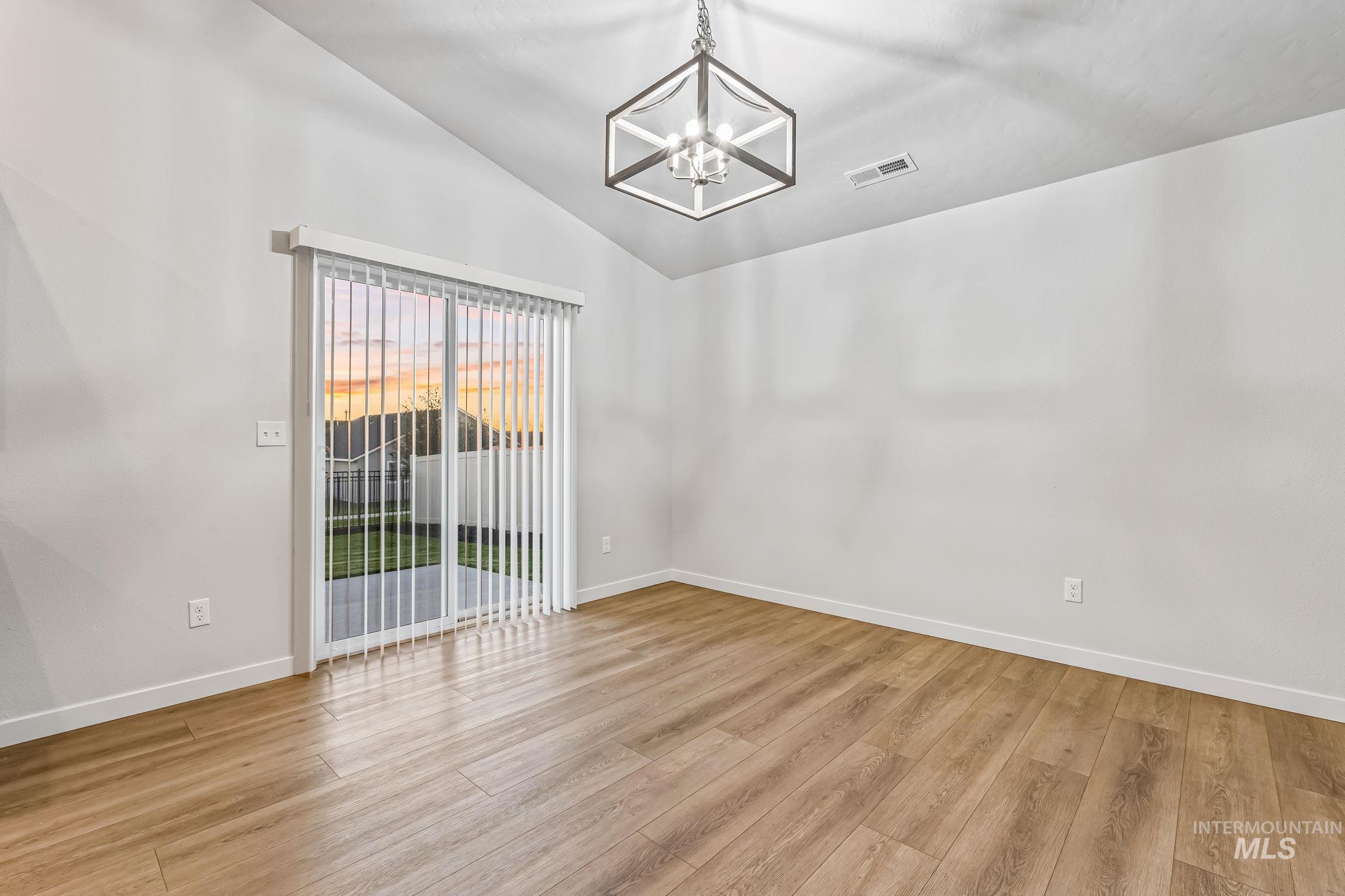 property viewer photo 4