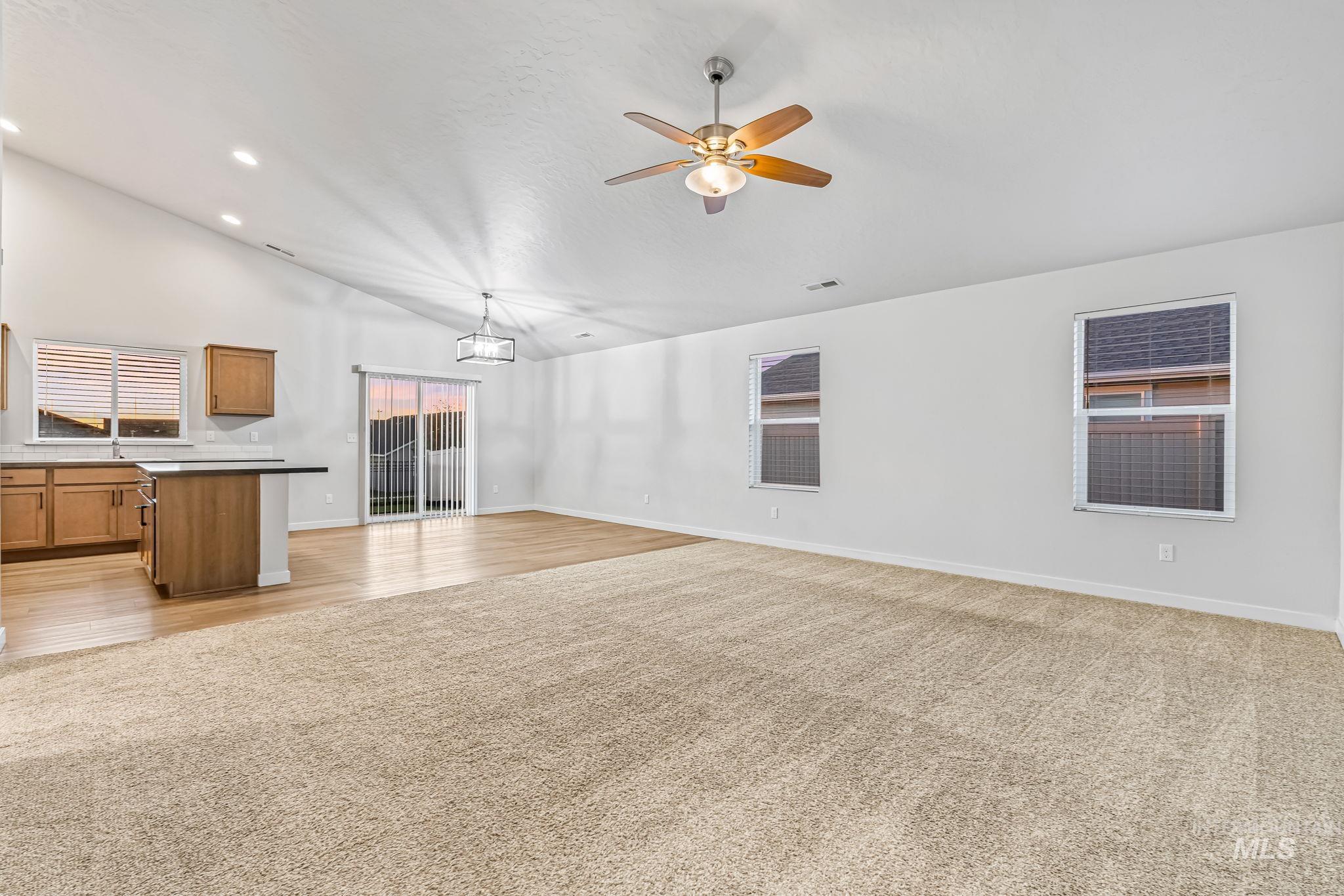 property viewer photo 5