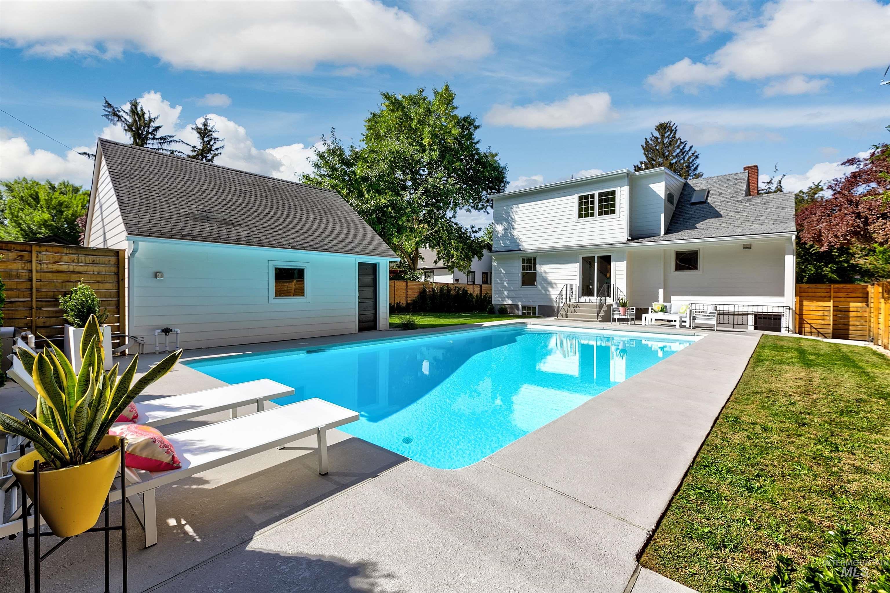 property viewer photo 1