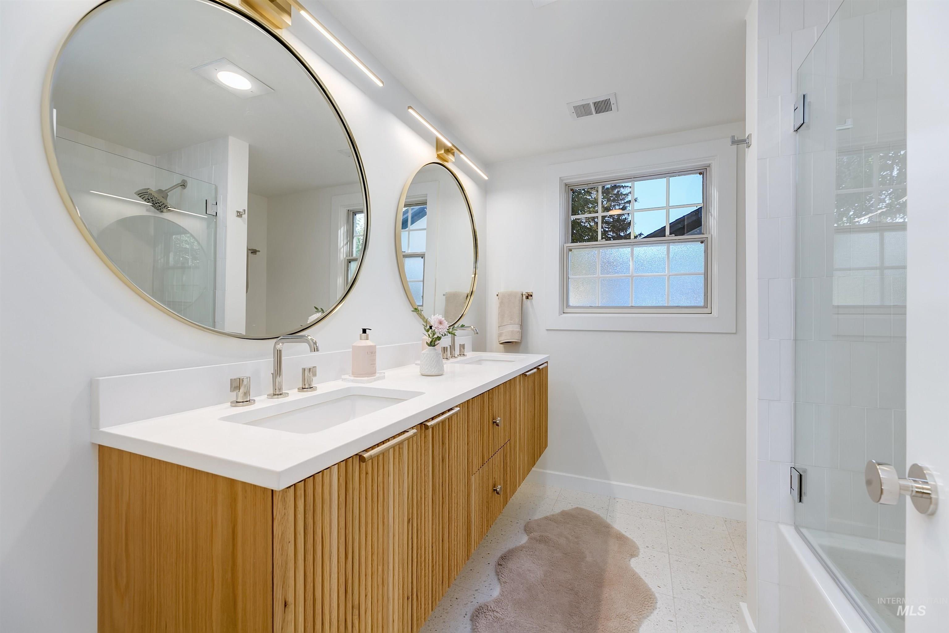 property viewer photo 13