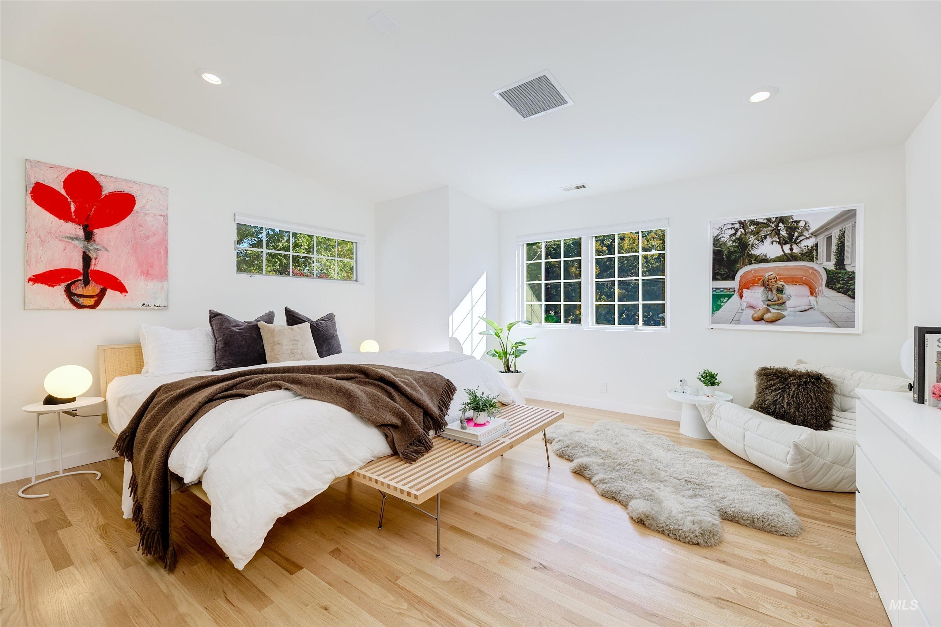 property viewer photo 19