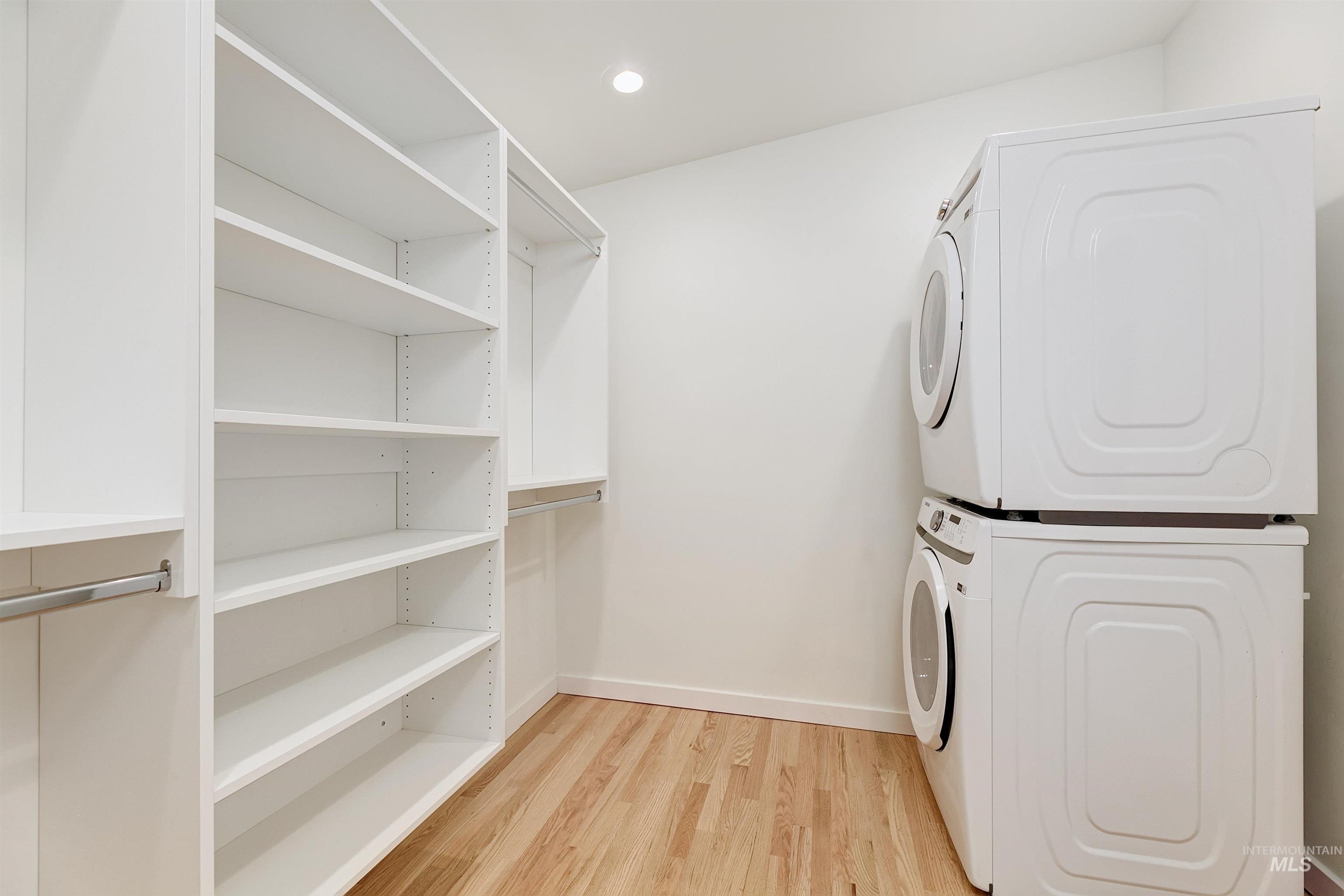 property viewer photo 24