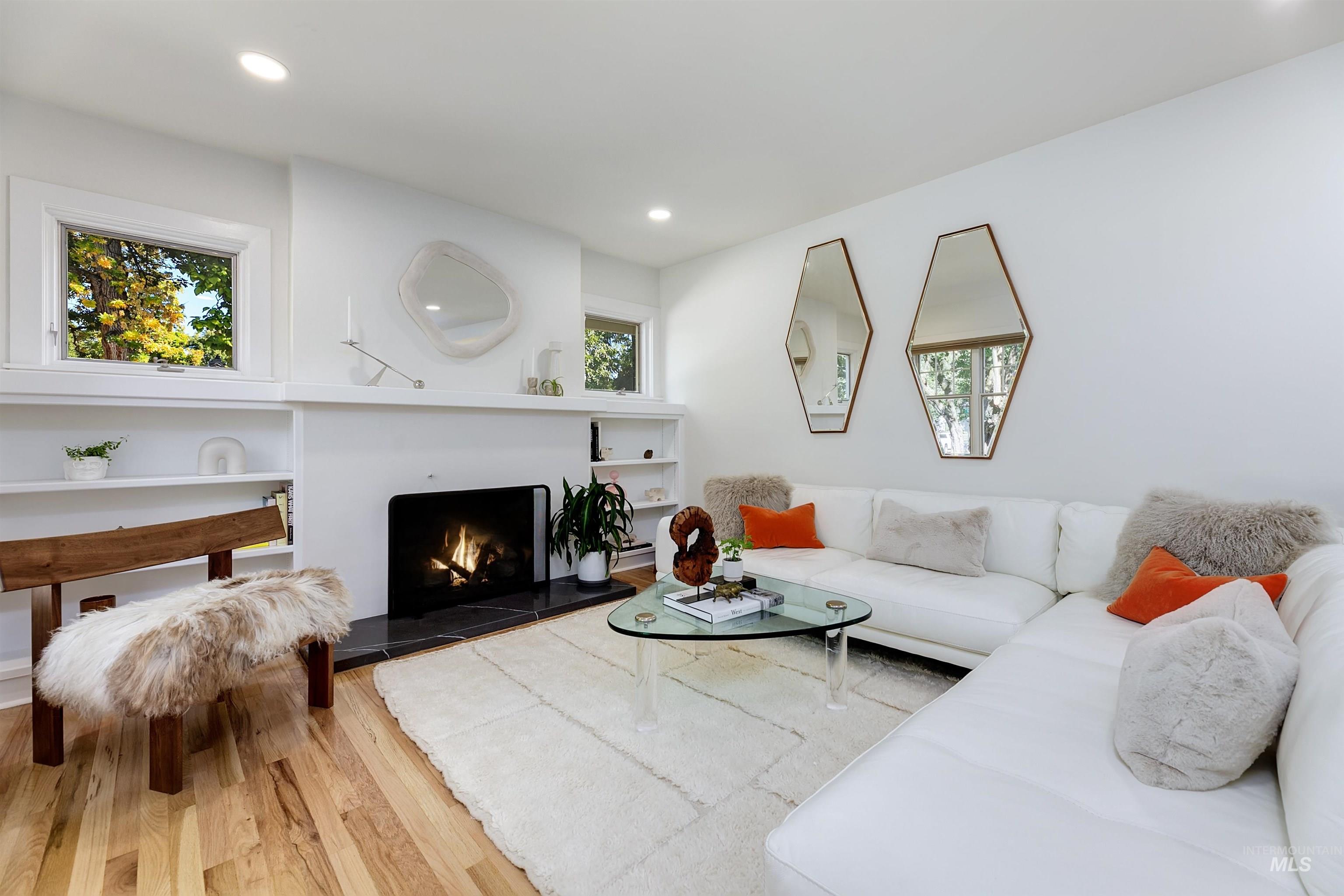 property viewer photo 3