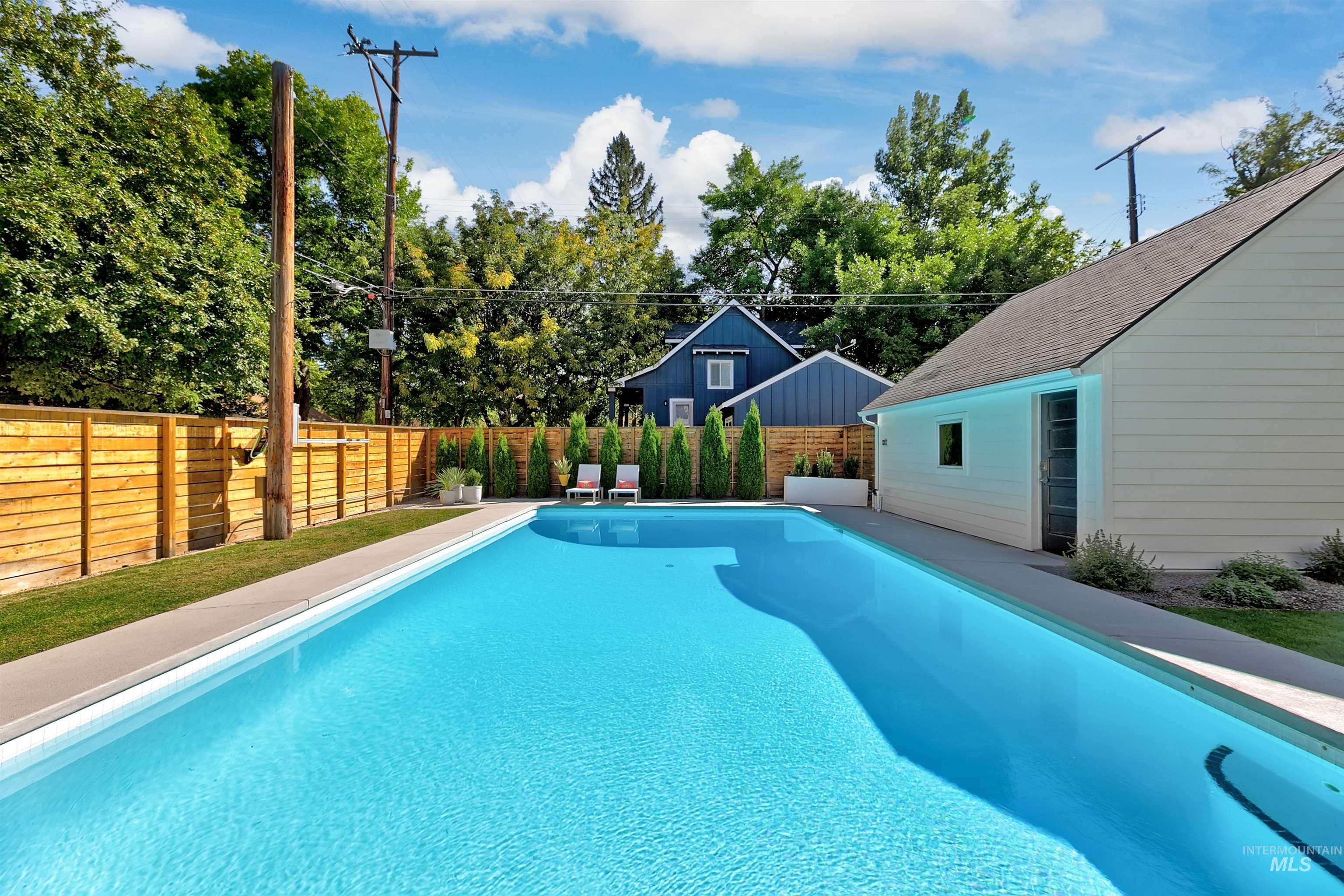 property viewer photo 43