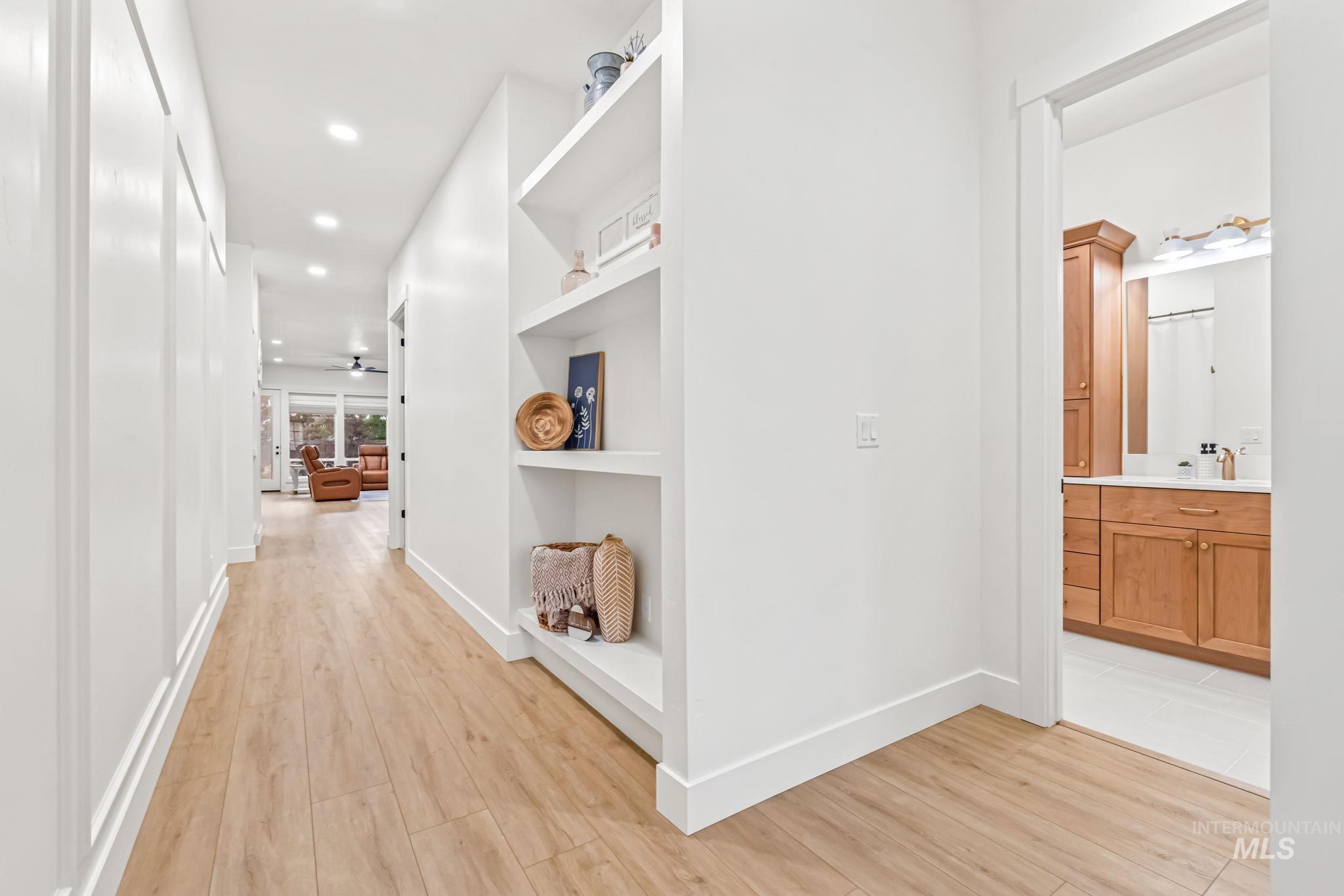 property viewer photo 3