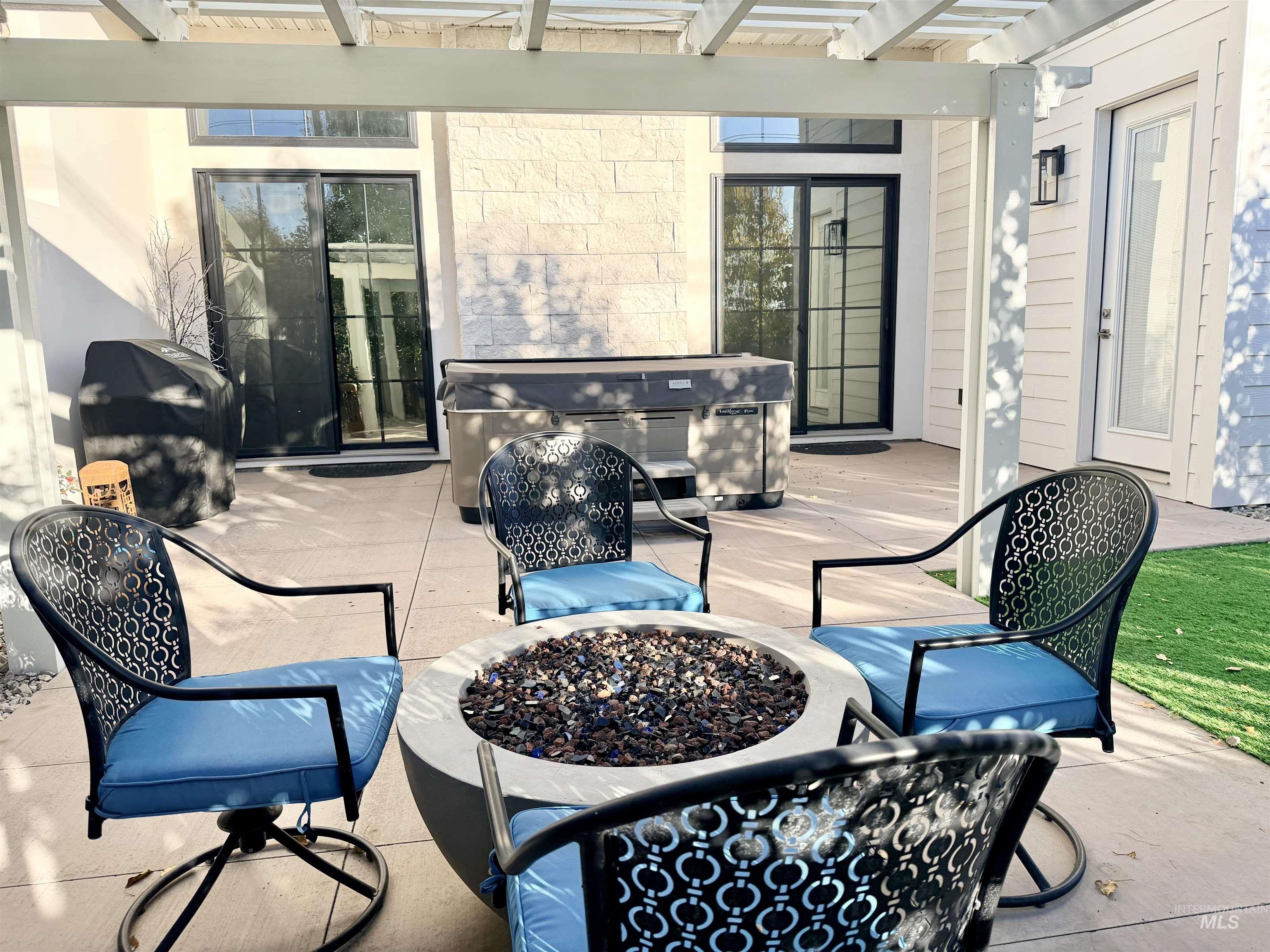 main property photo 37