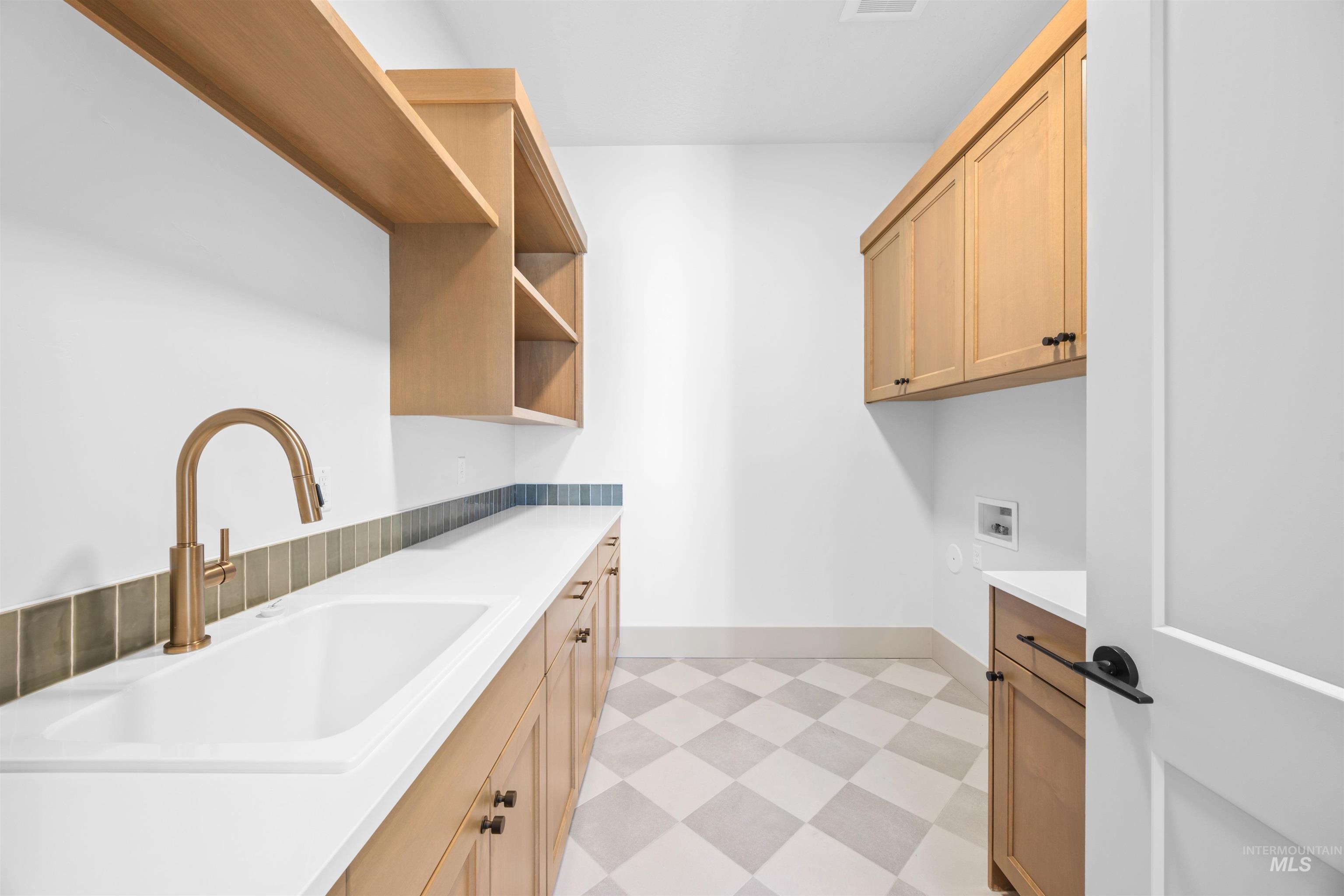 property viewer photo 30