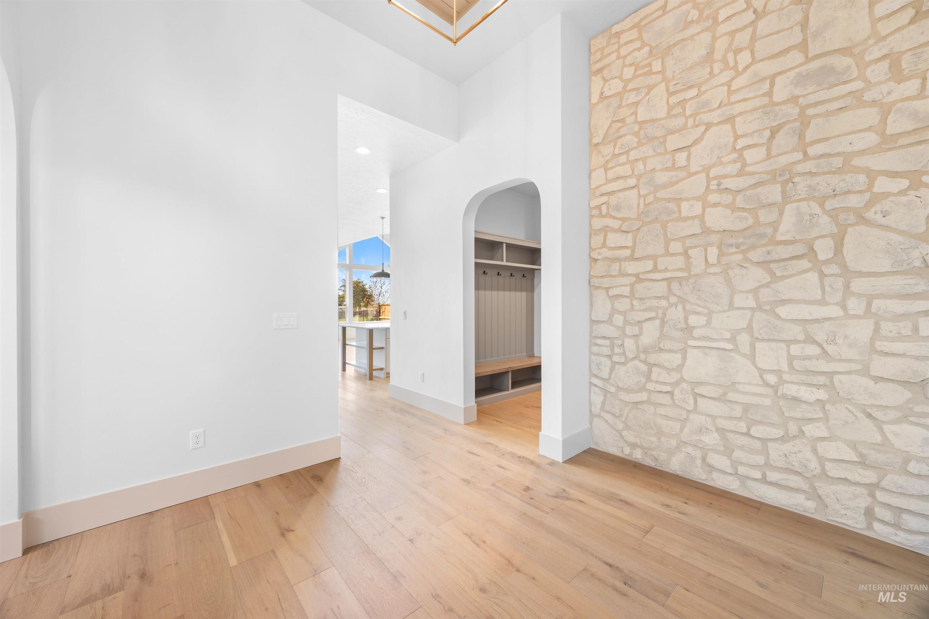 property viewer photo 5