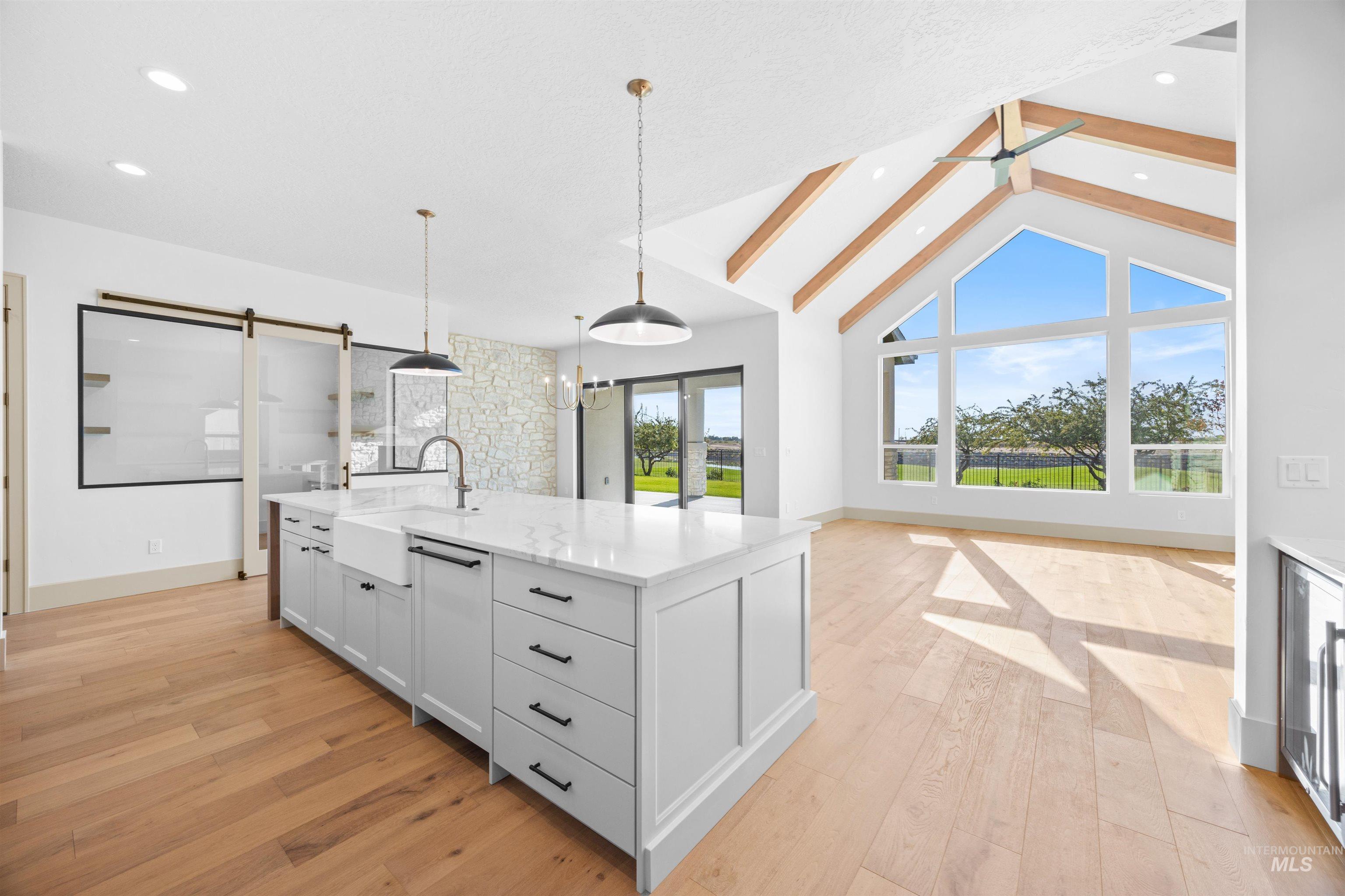 property viewer photo 6