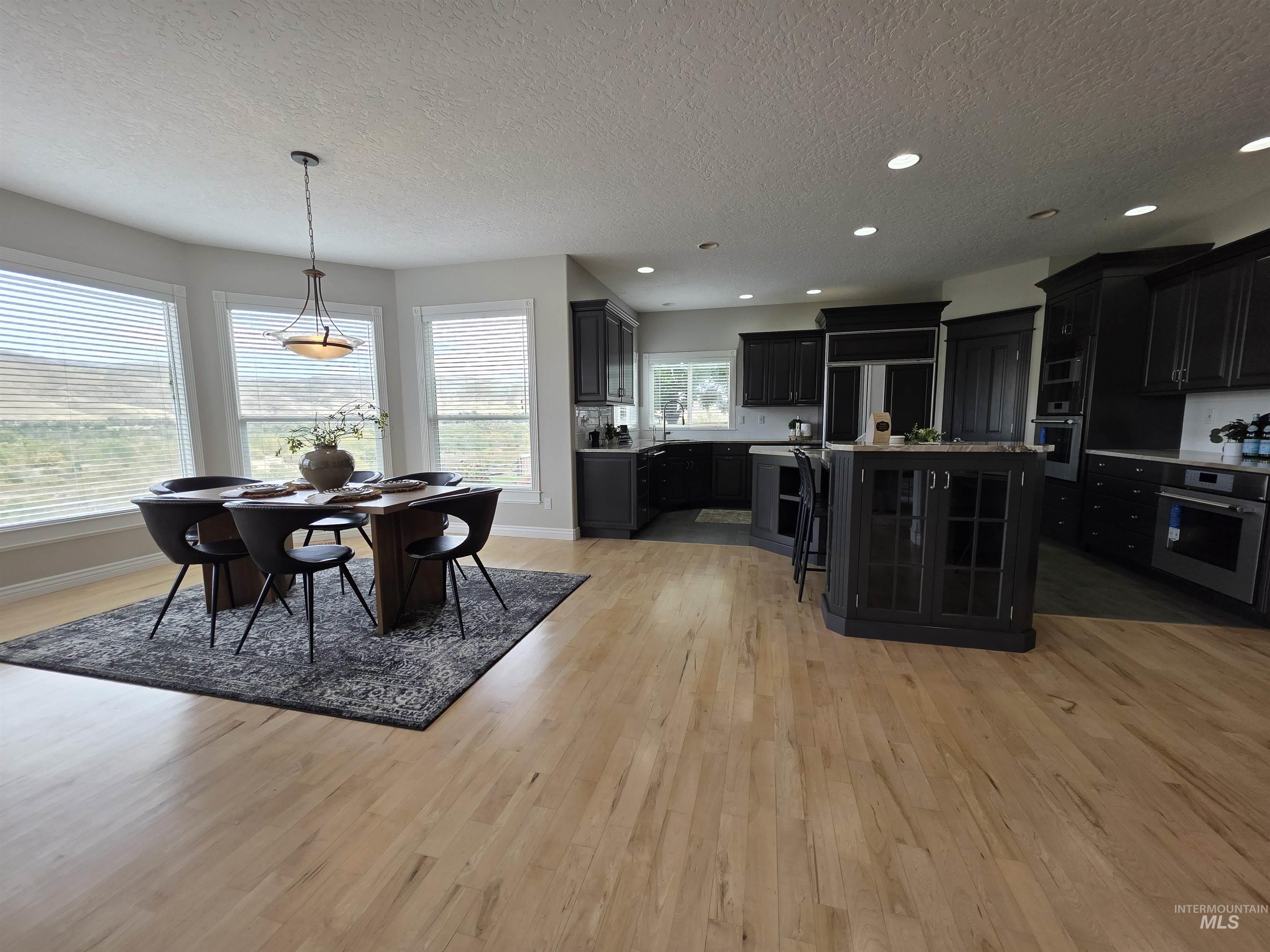 property viewer photo 16