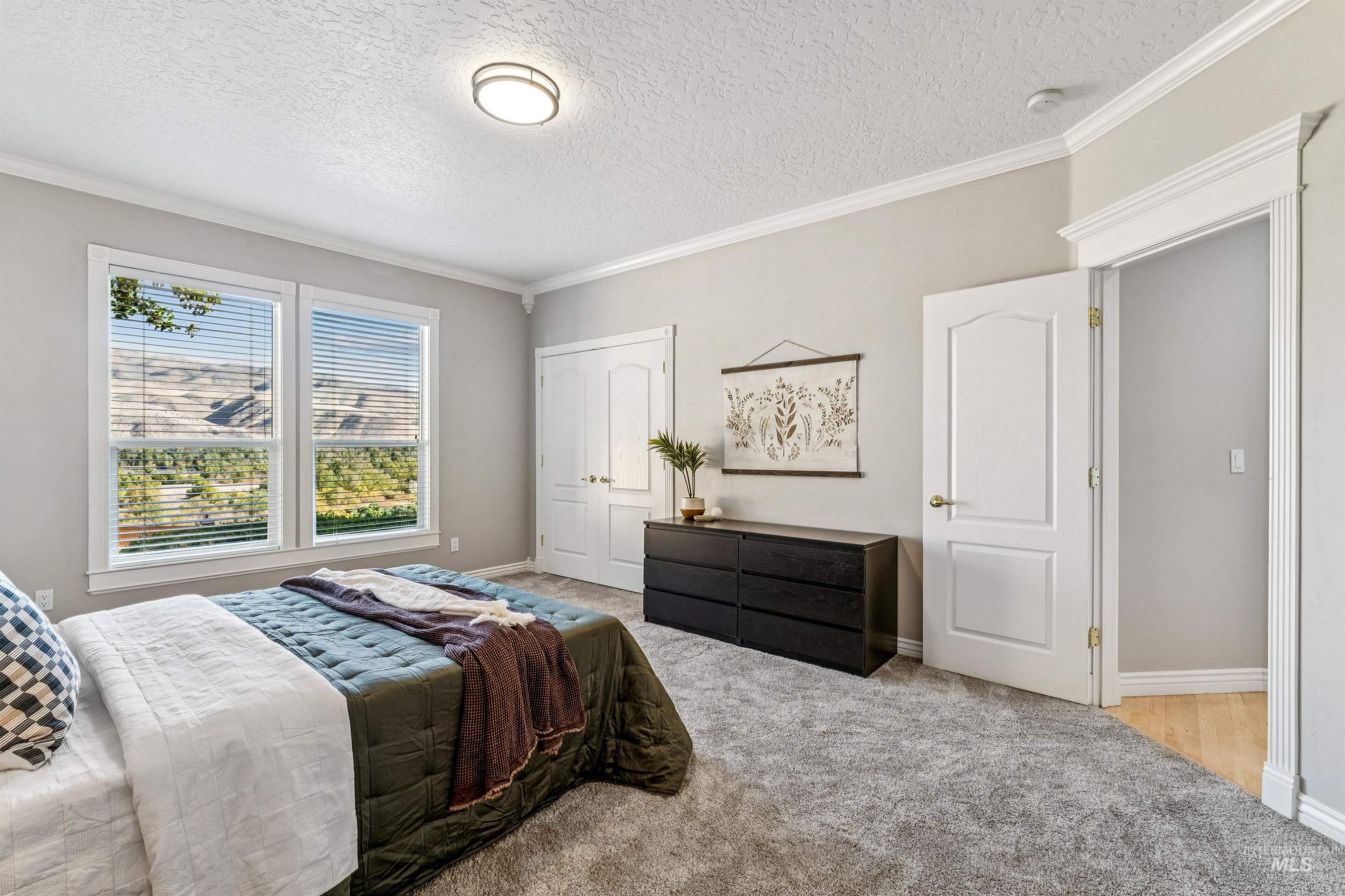 property viewer photo 20