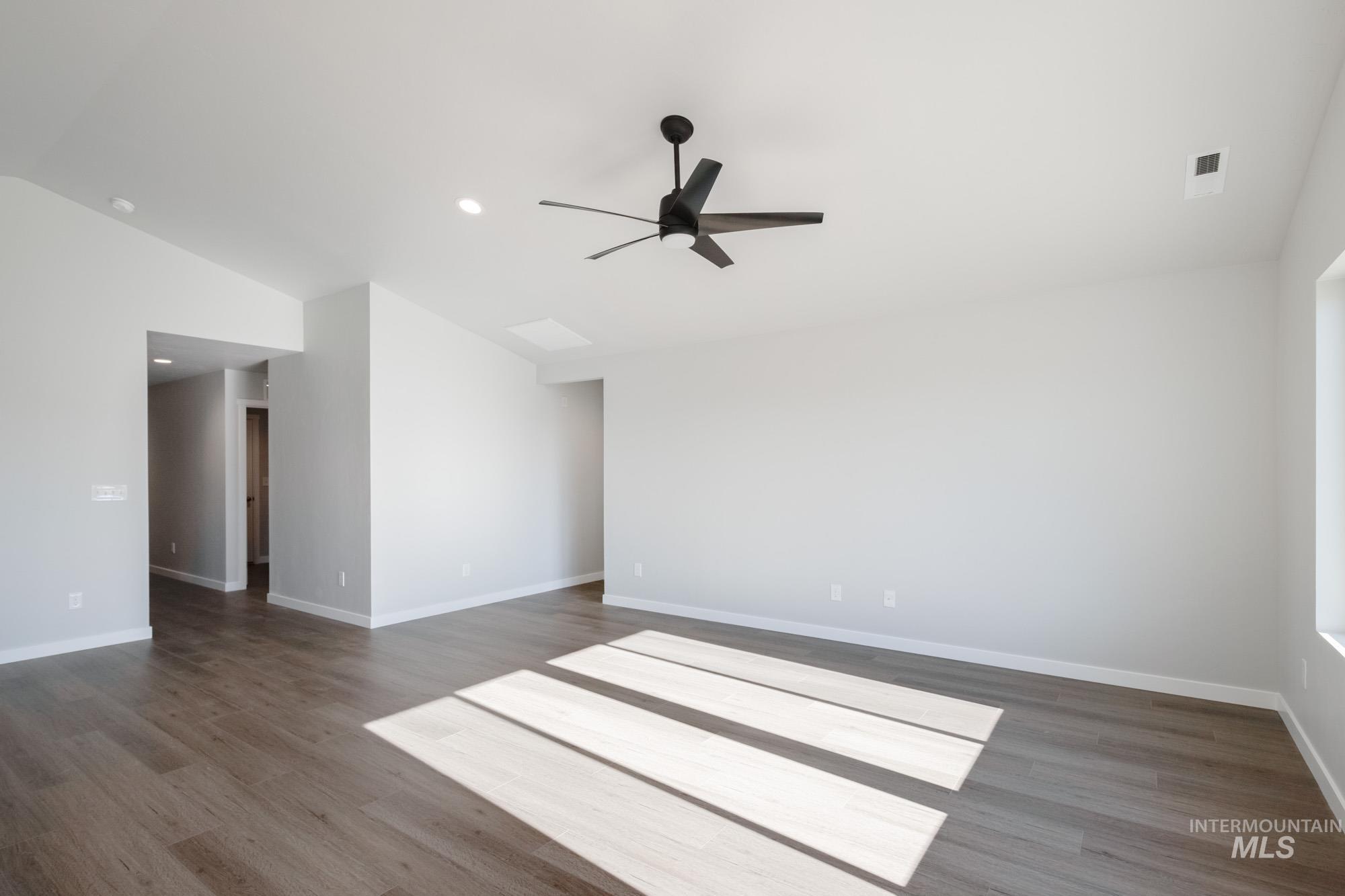 property viewer photo 11