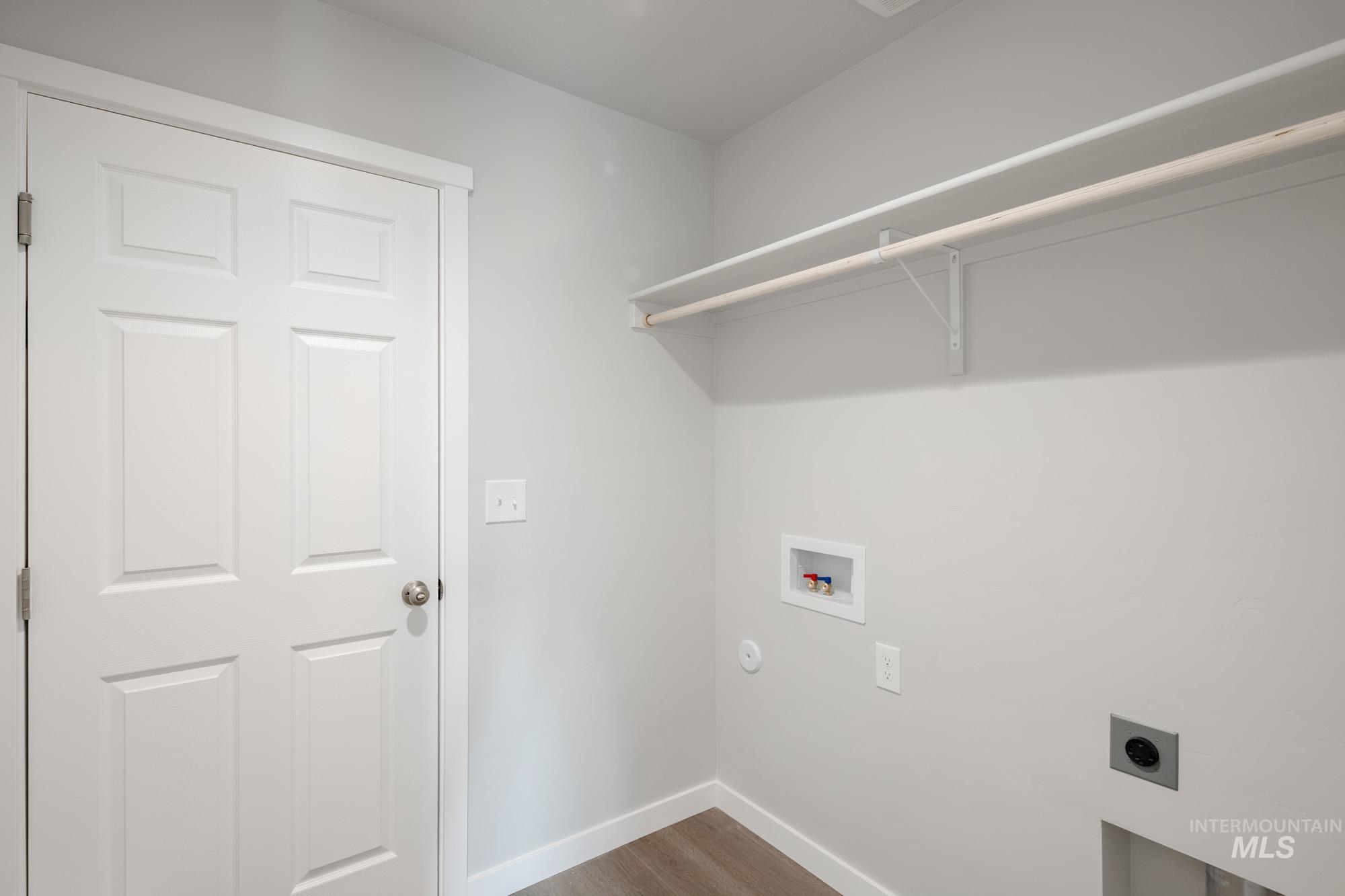 property viewer photo 18