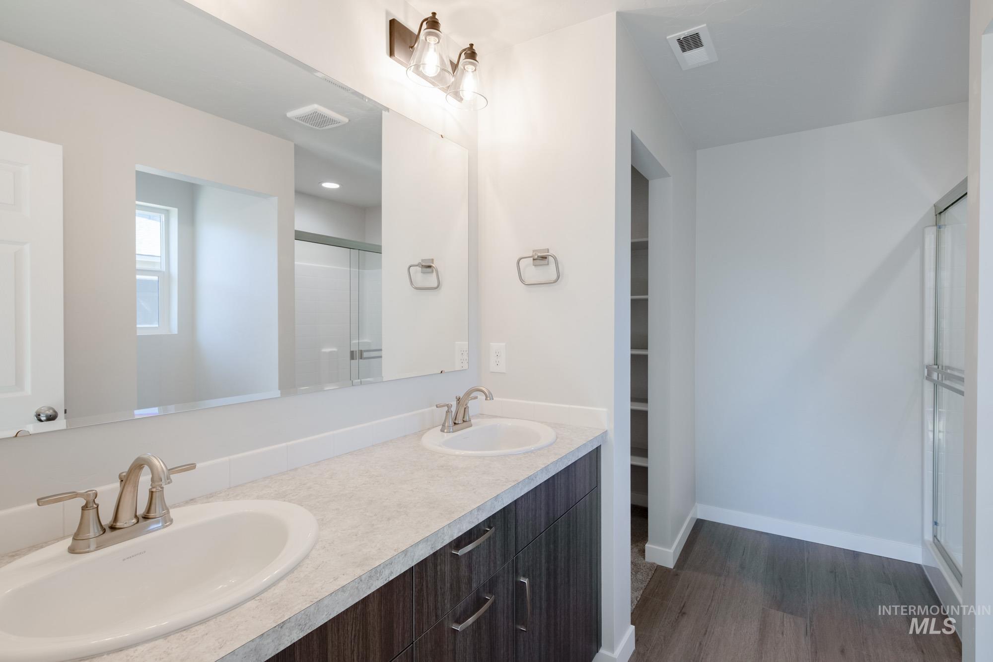 property viewer photo 22