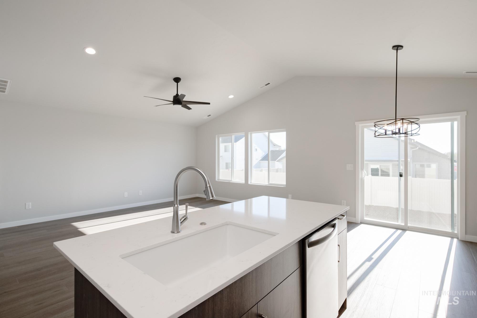 property viewer photo 6