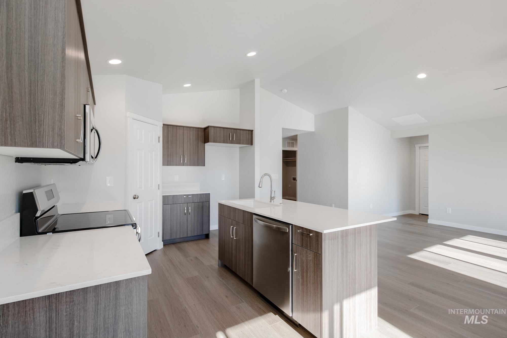 property viewer photo 9