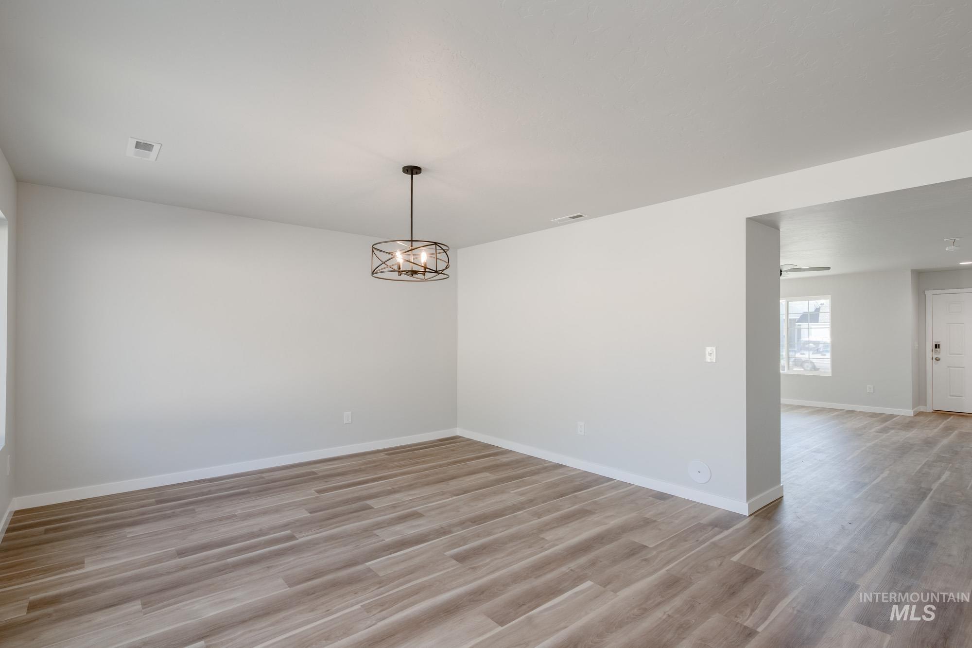 property viewer photo 9