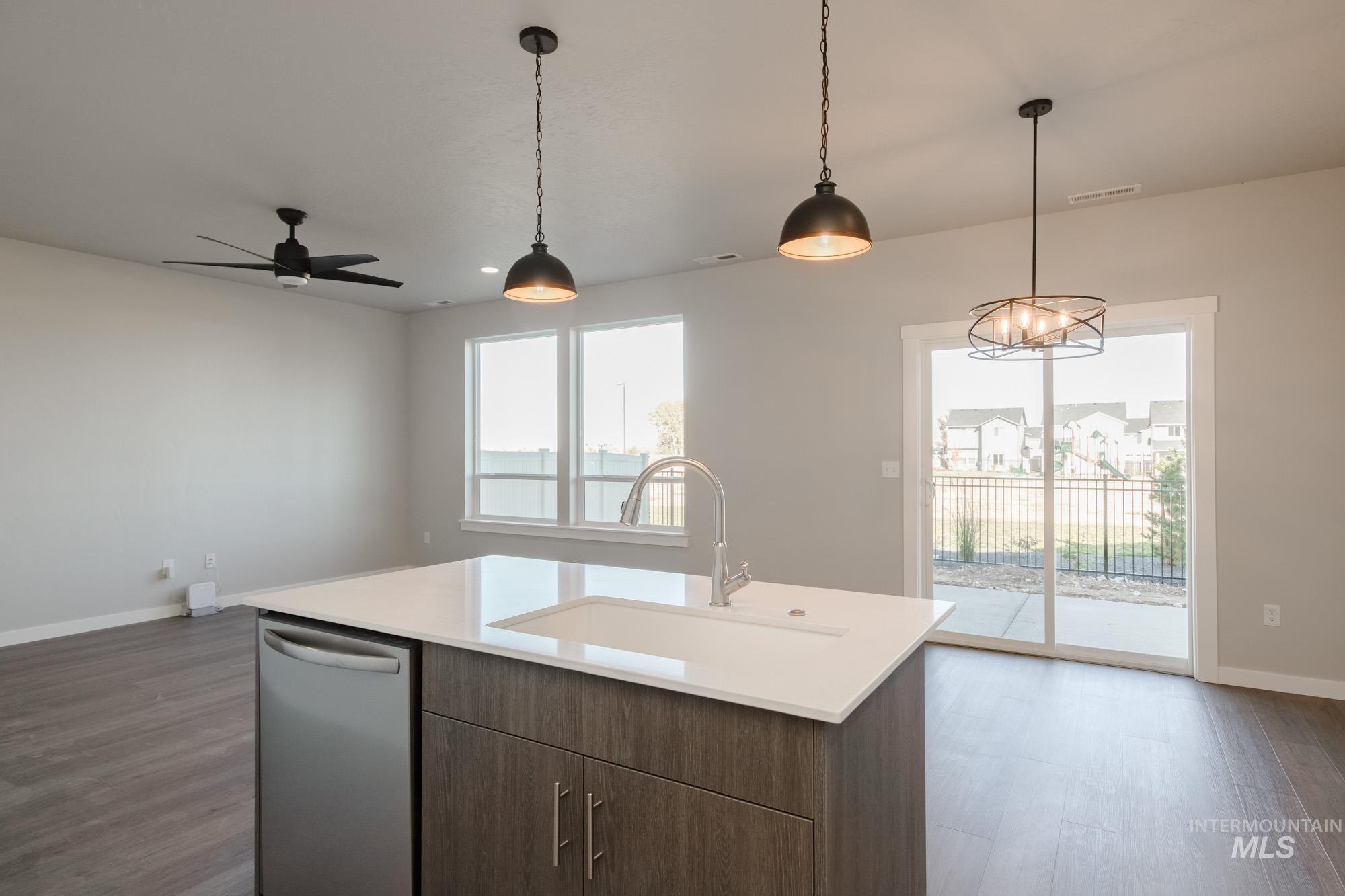 property viewer photo 6