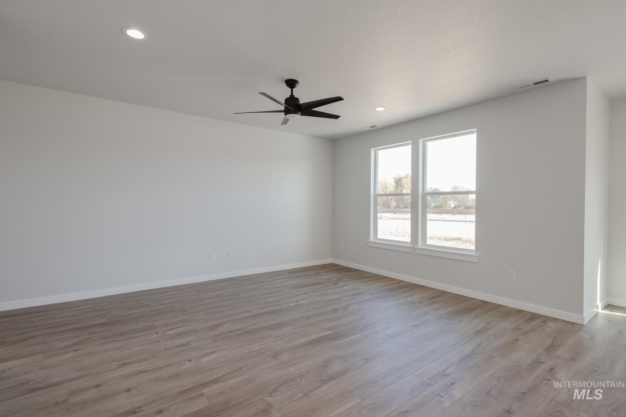 property viewer photo 11