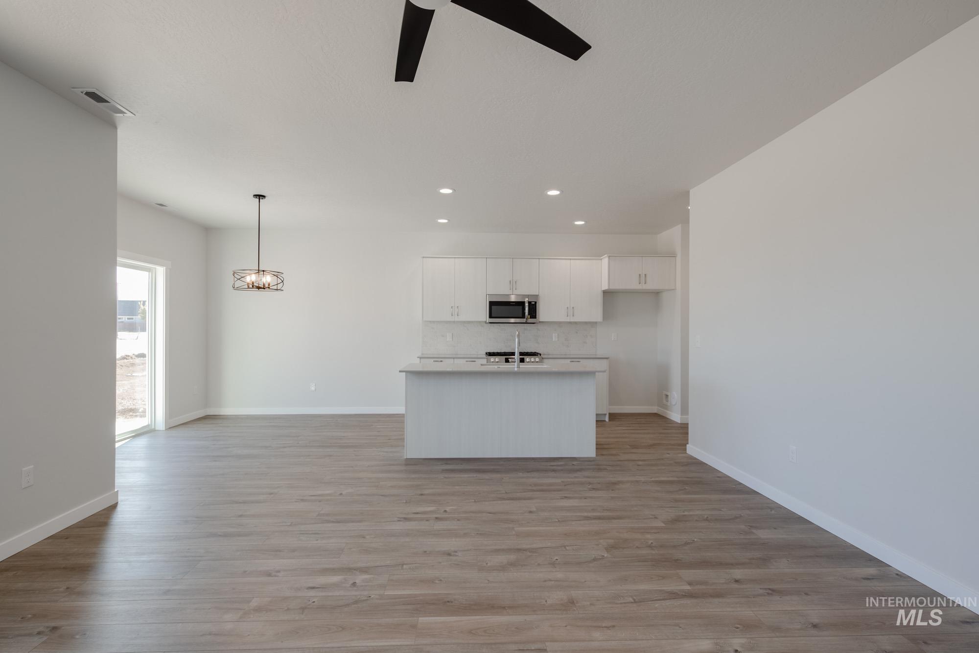 property viewer photo 13
