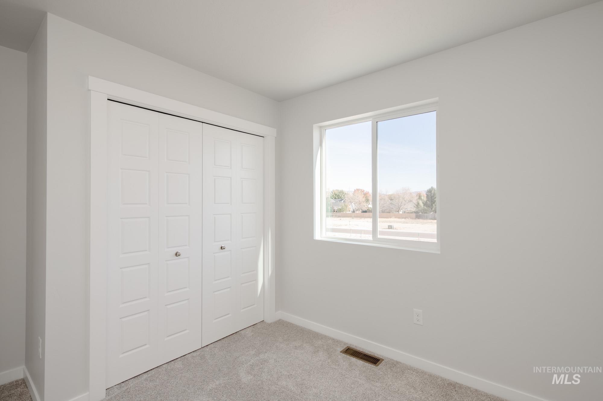 property viewer photo 18