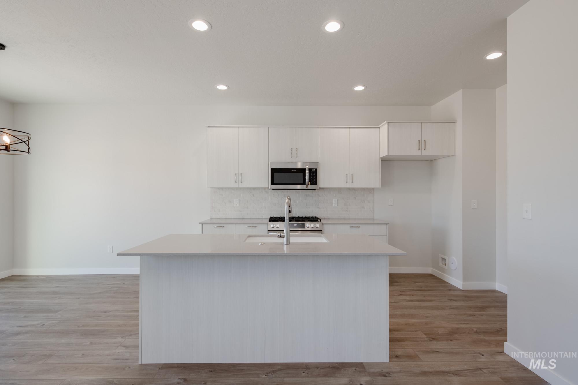 property viewer photo 3