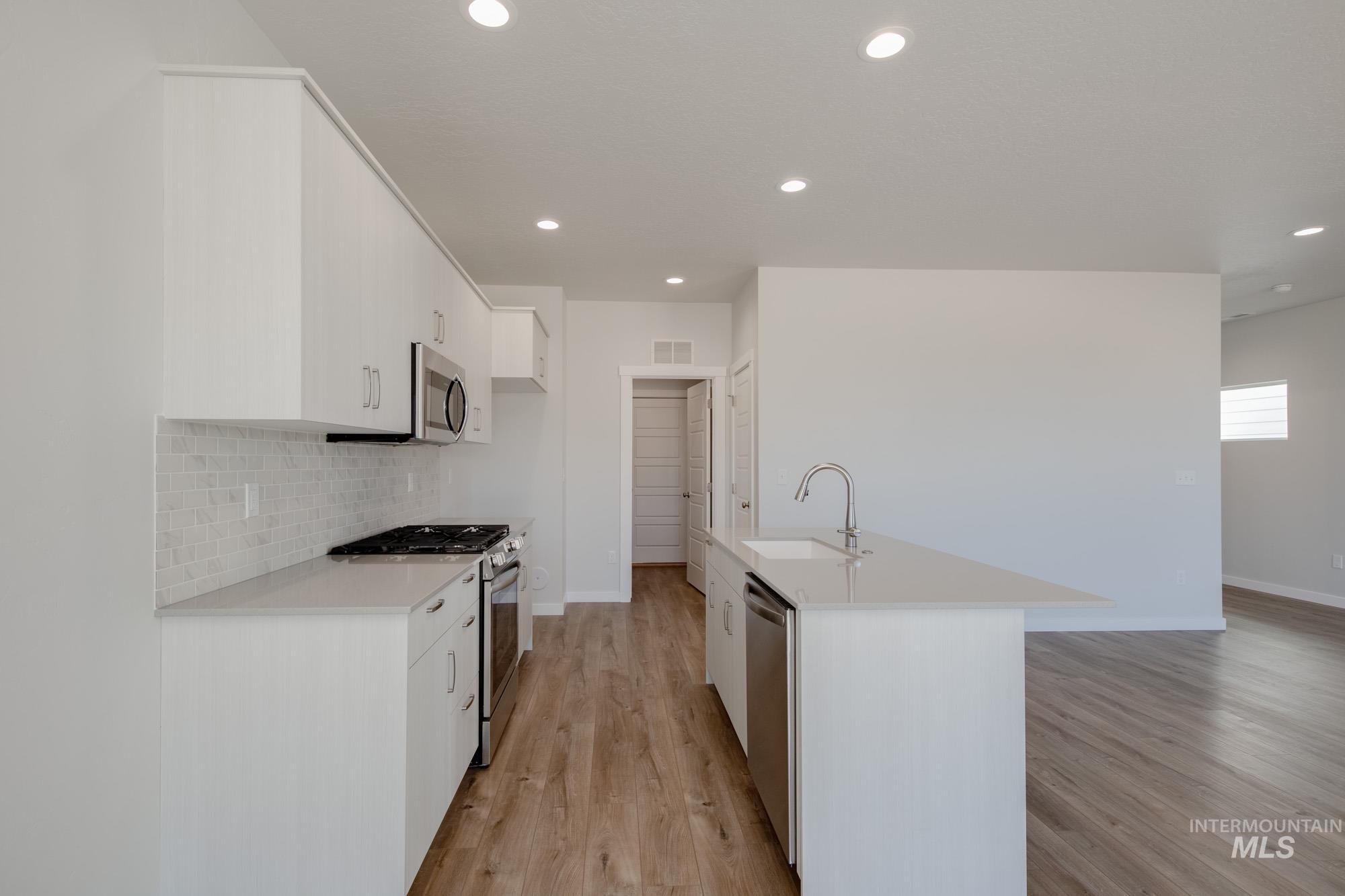 property viewer photo 6